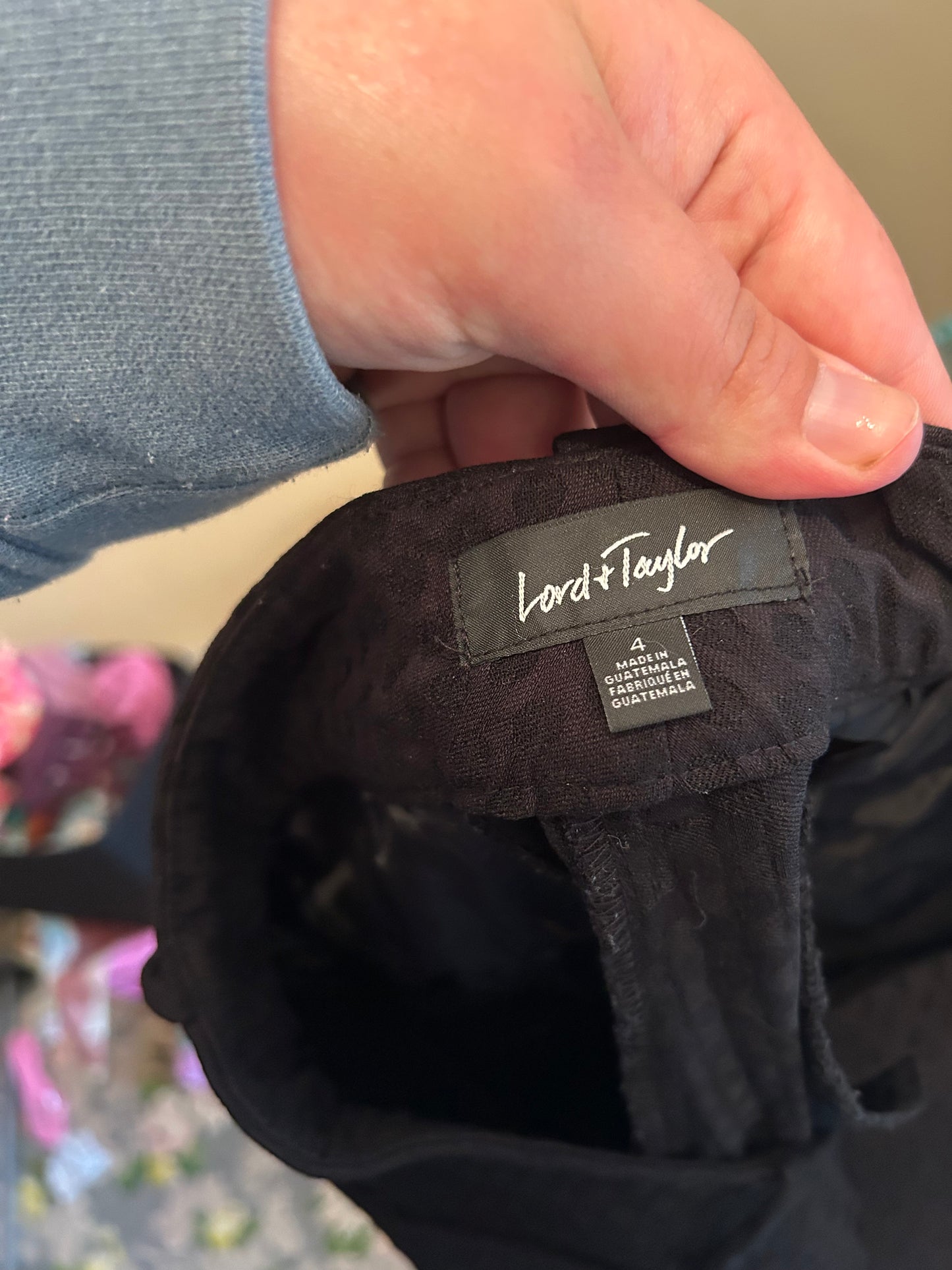 Lord & Taylor 4 black textured dress pants