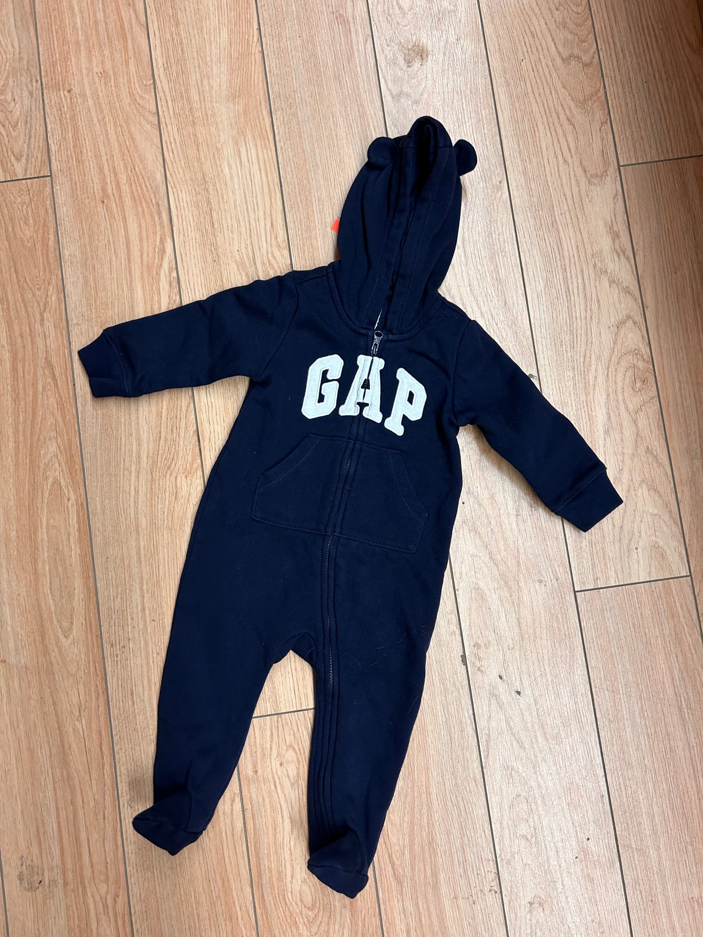 Gap 6/12m navy blue sweater romper