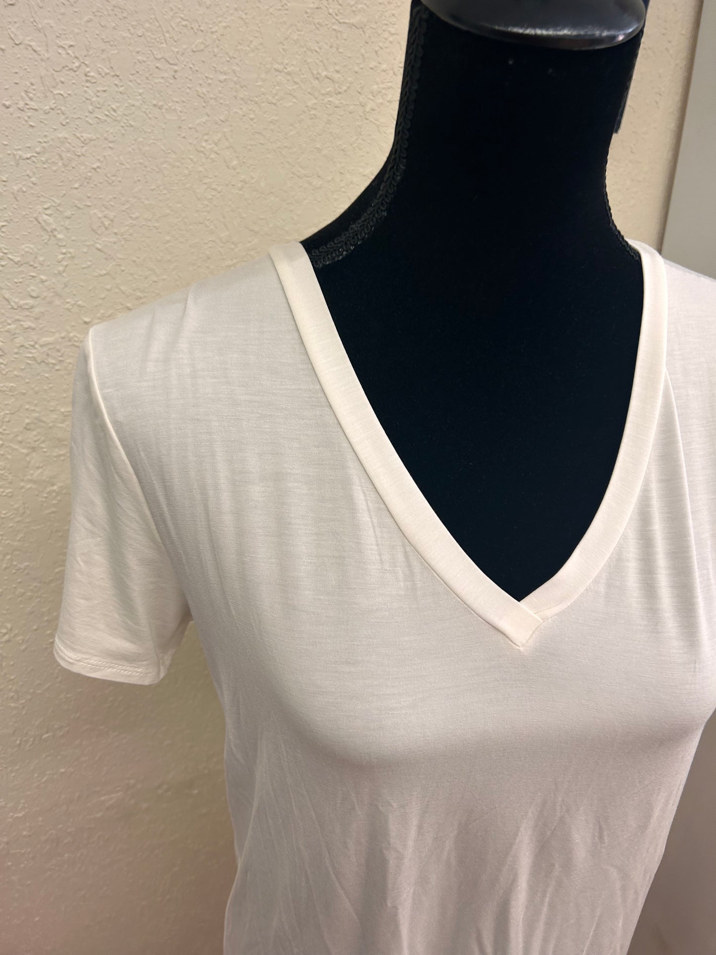 NEW silver icing Emma’s closet medium white T-shirt