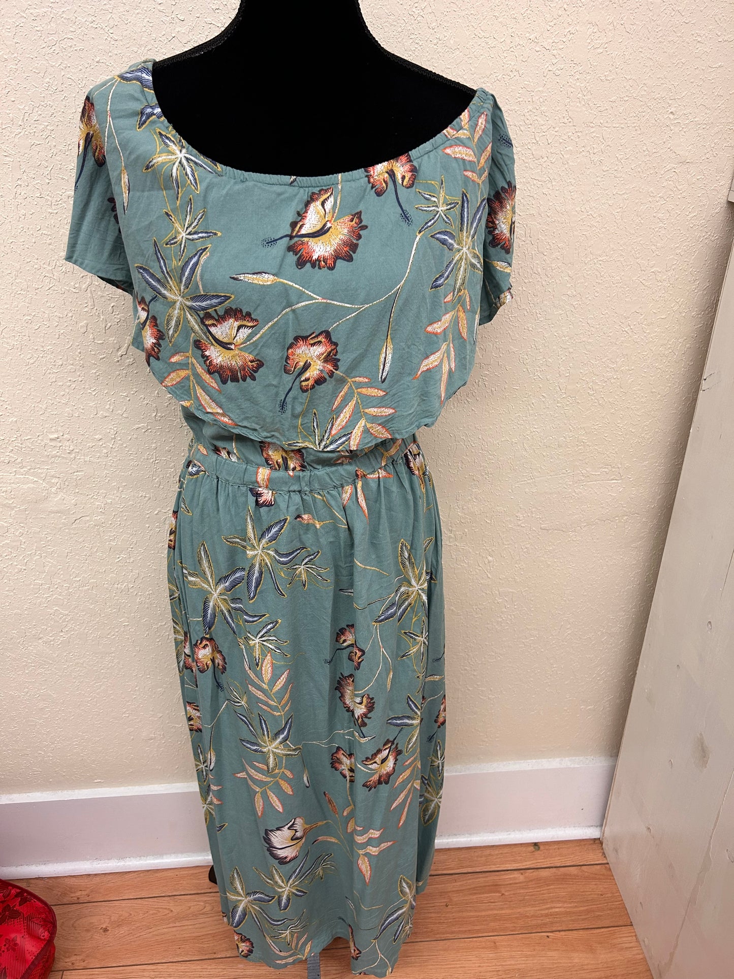 Roxy large green floral off shoulder midi dress