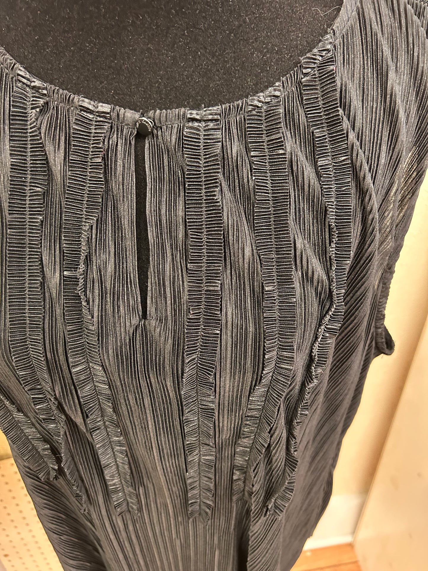 Vince Camuto large black silk ribbed tank blouse