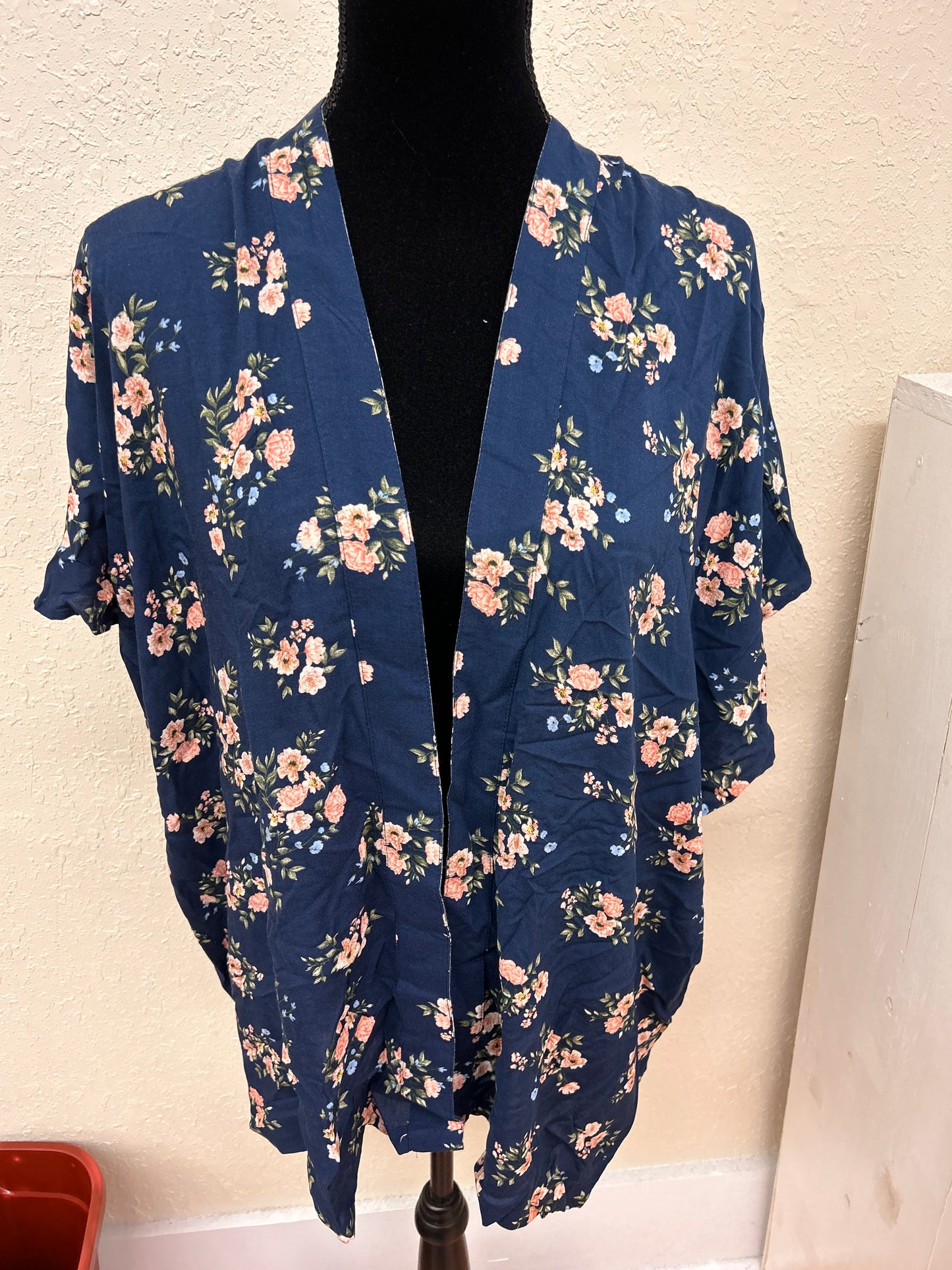 NEW Guilty one size blue floral kimono