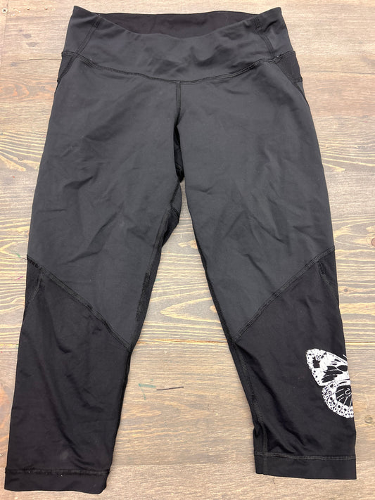 Lululemon 6 black butterfly Capri leggings