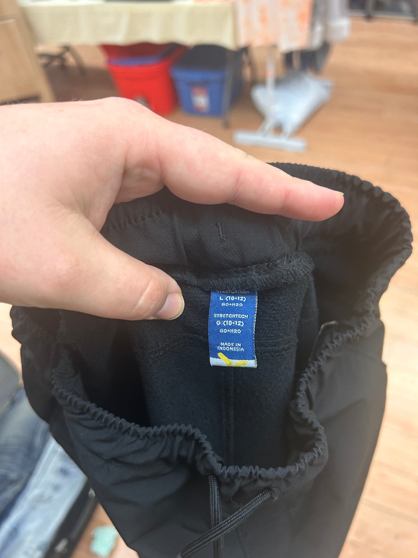 Old navy 10/12 black lined splash pants