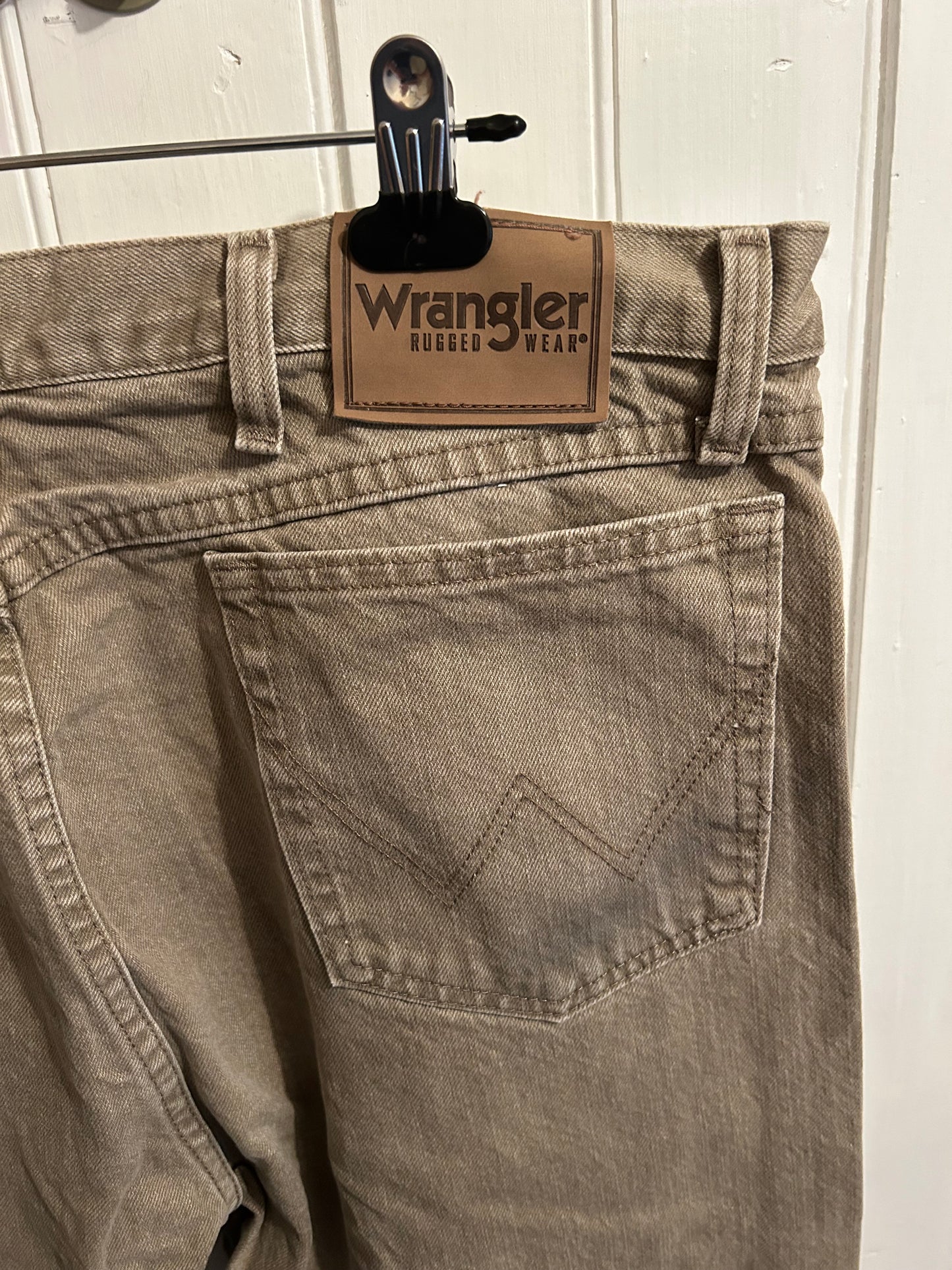 Wrangler men’s 40x32 tan jeans