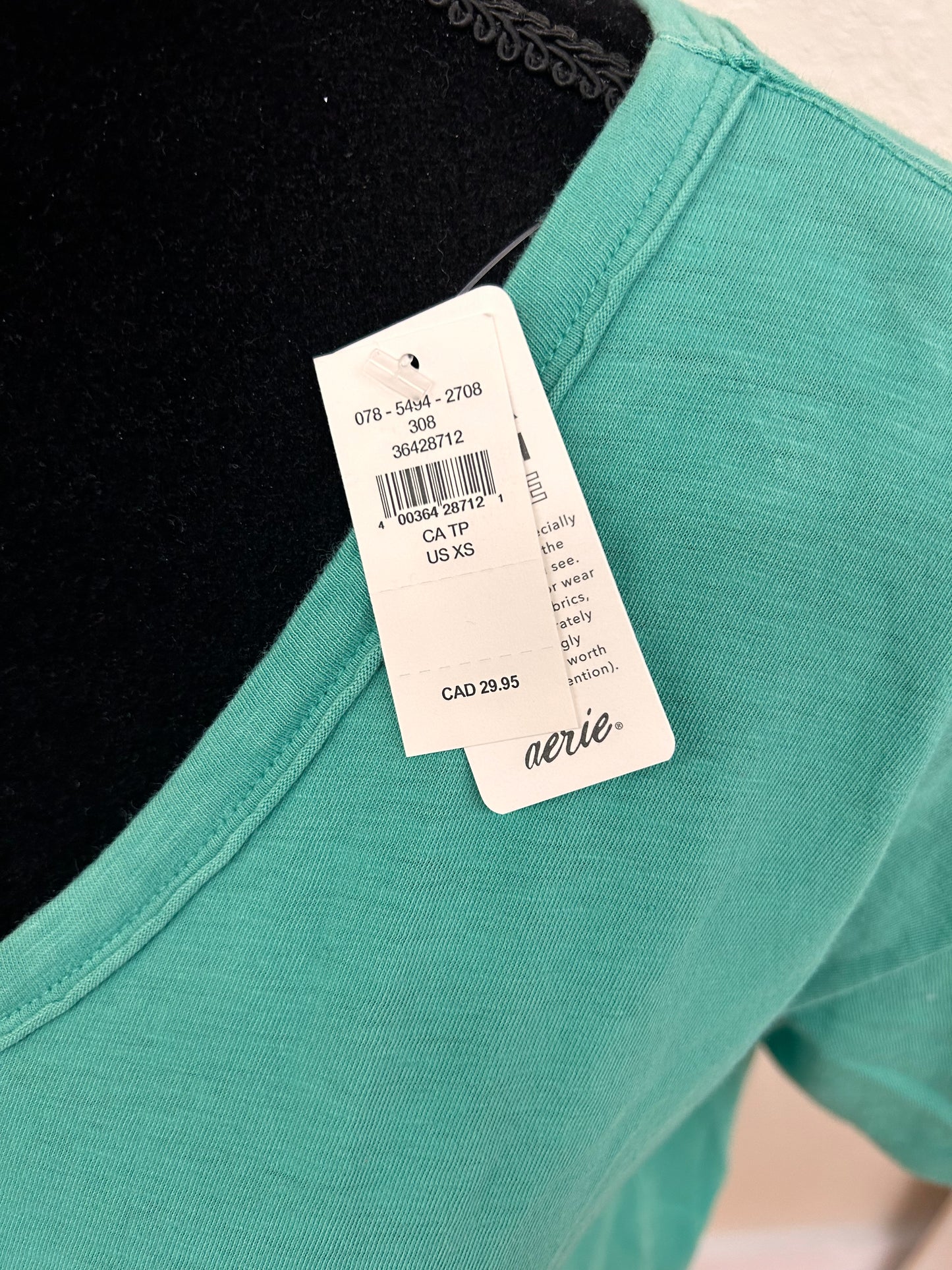 NEW aerie xs green T-shirt