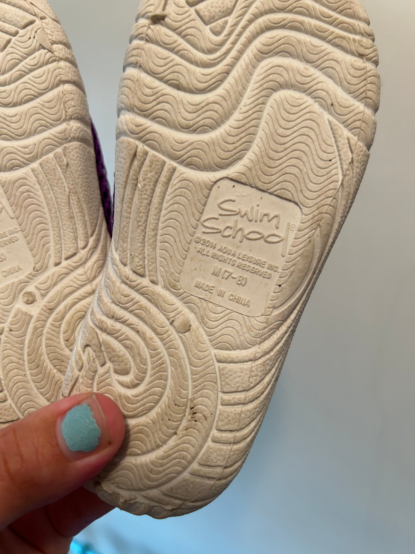 Swim school toddler 7/8 neon swim shoes