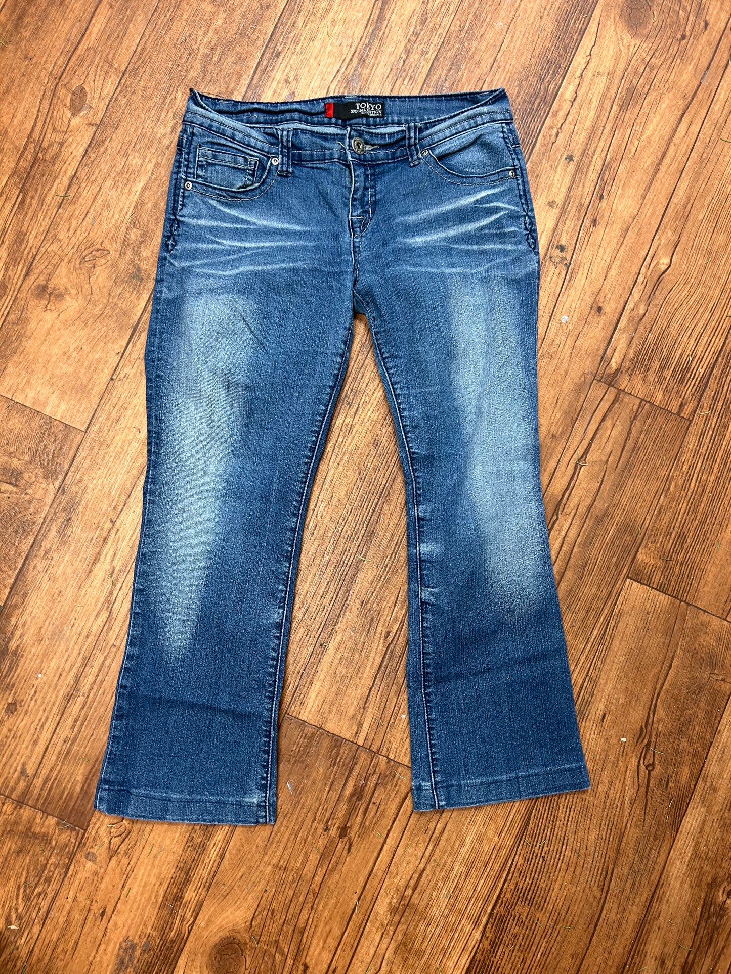 Tokyo size 9 denim Capris with bling pockets