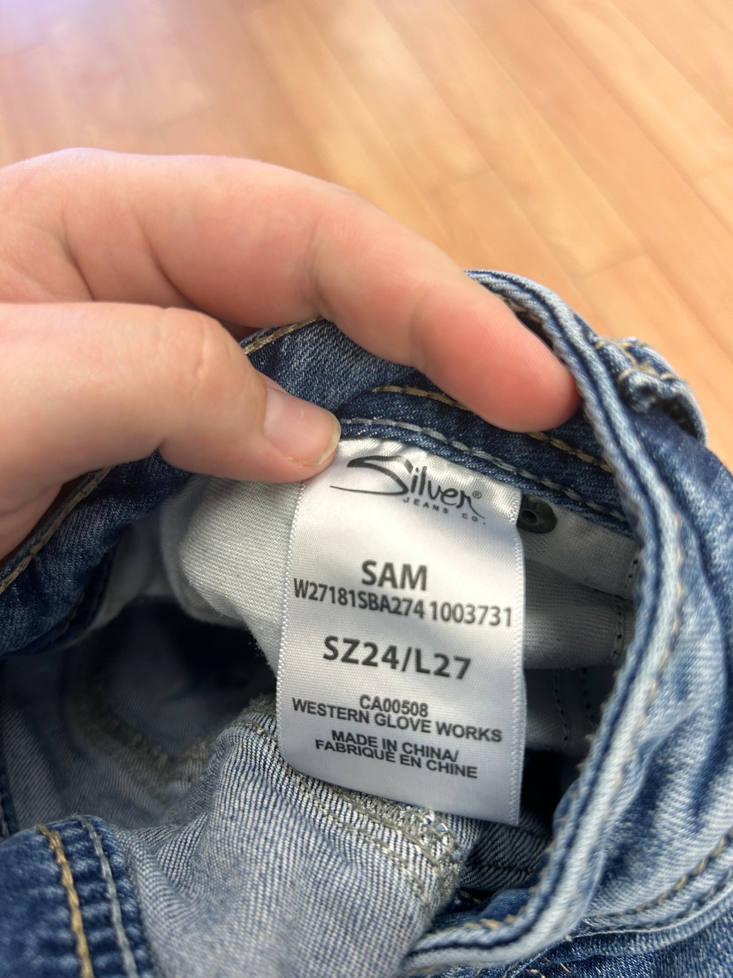 Silver jeans 24 SAM light wash distressed jeans