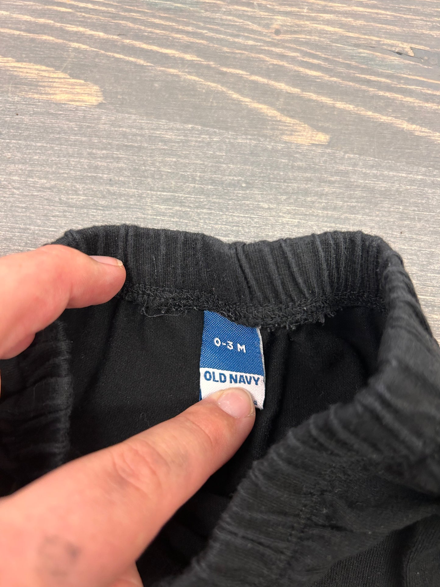 Old navy 0/3m black pants