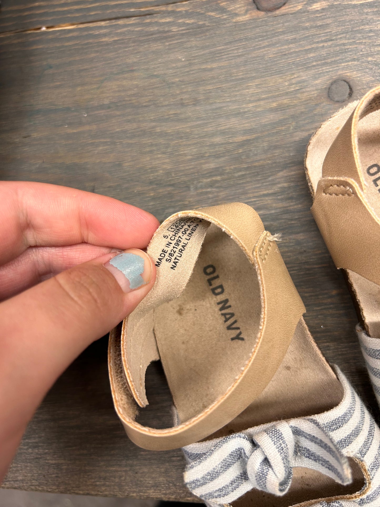 Old navy 5 striped bow sandals