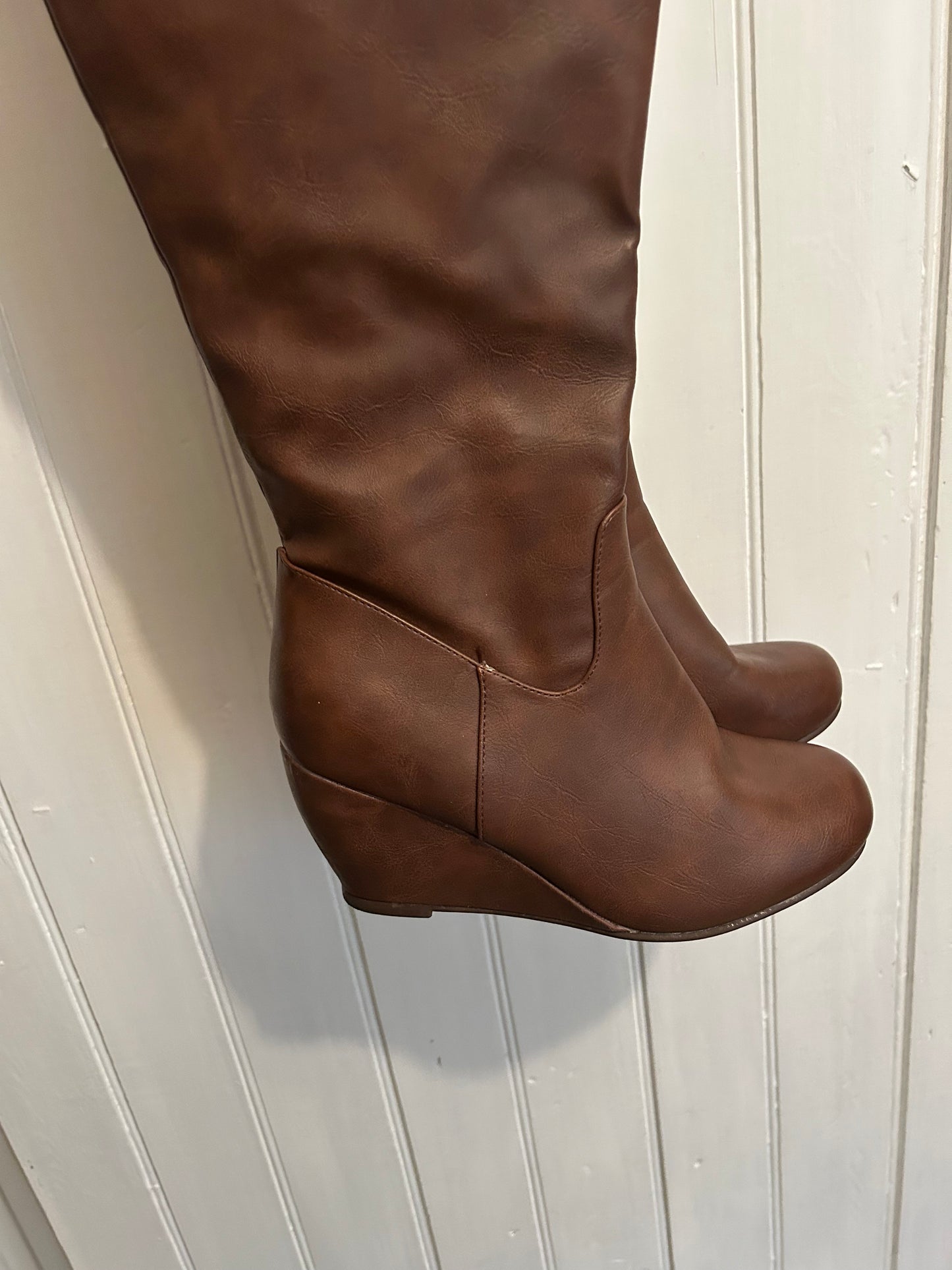 Ardene 10 brown heeled knee high boots