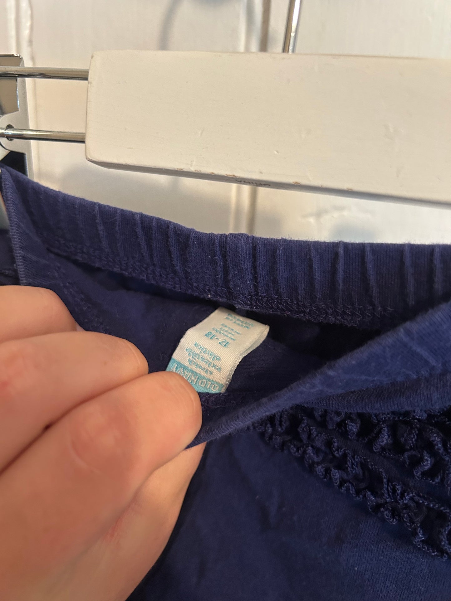 Old navy 12/18m navy ruffle bum leggings