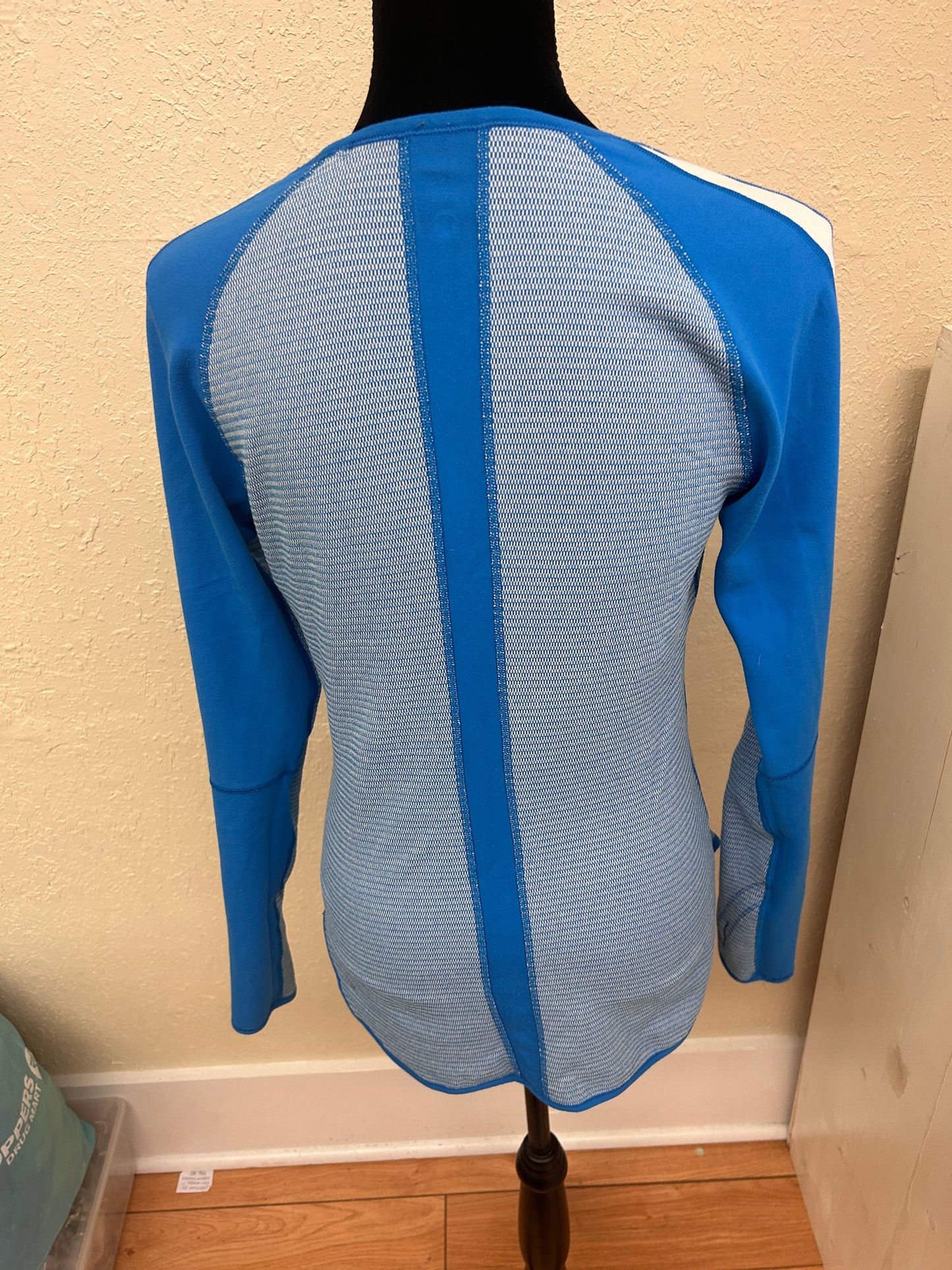 Lululemon 12 blue striped reversible long sleeve shirt