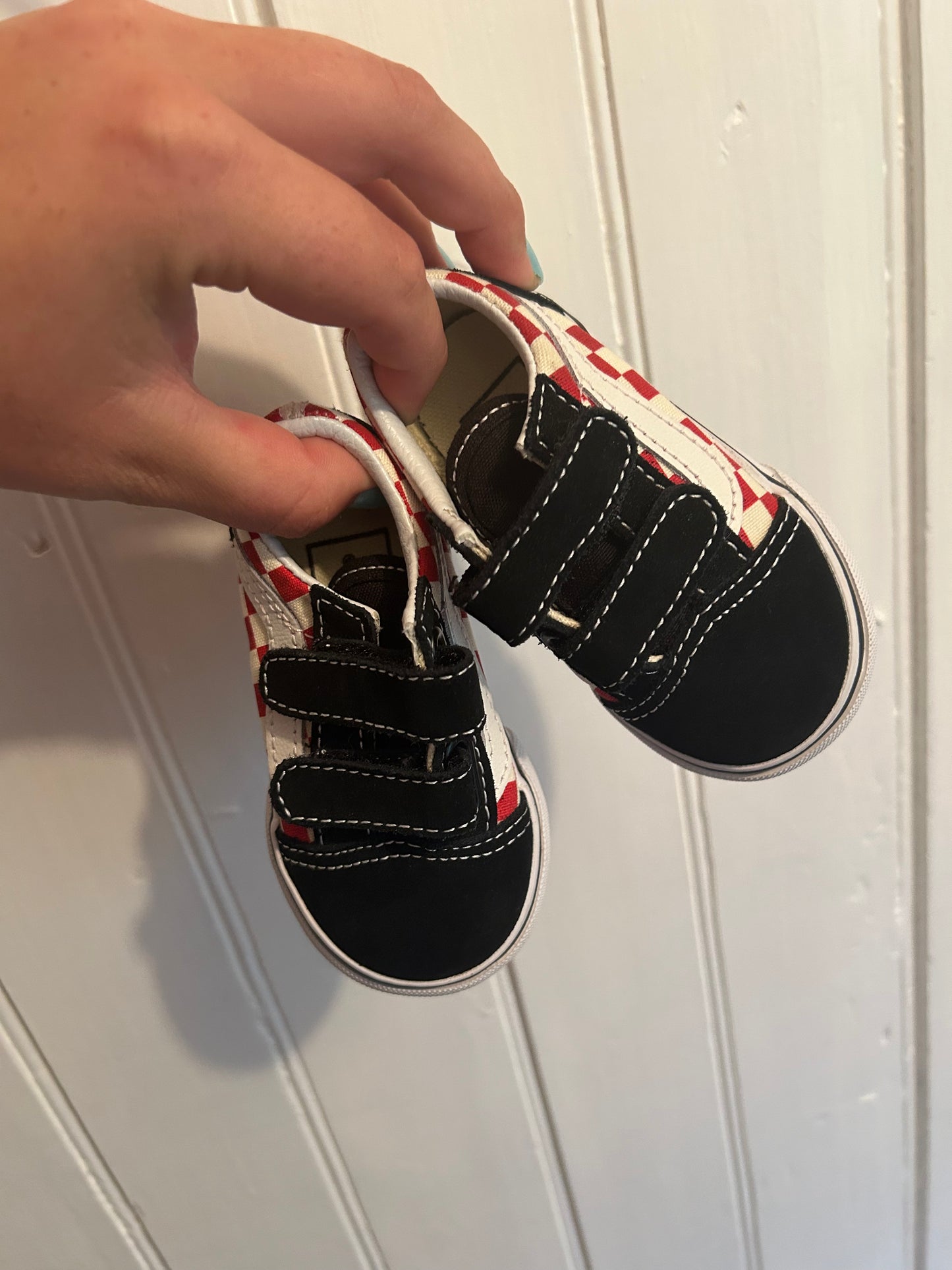 Vans infant 4 red checkered sneakers