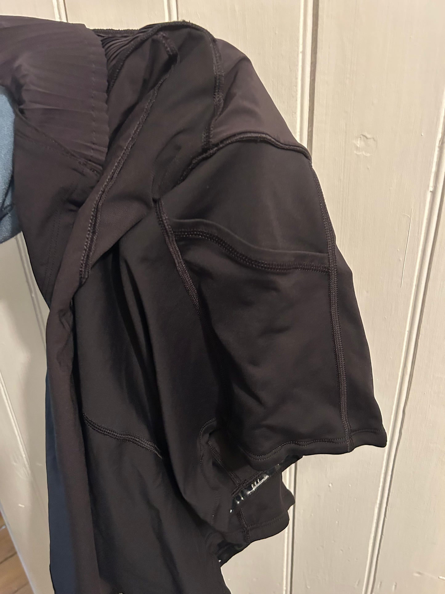 Lululemon 10 black skort