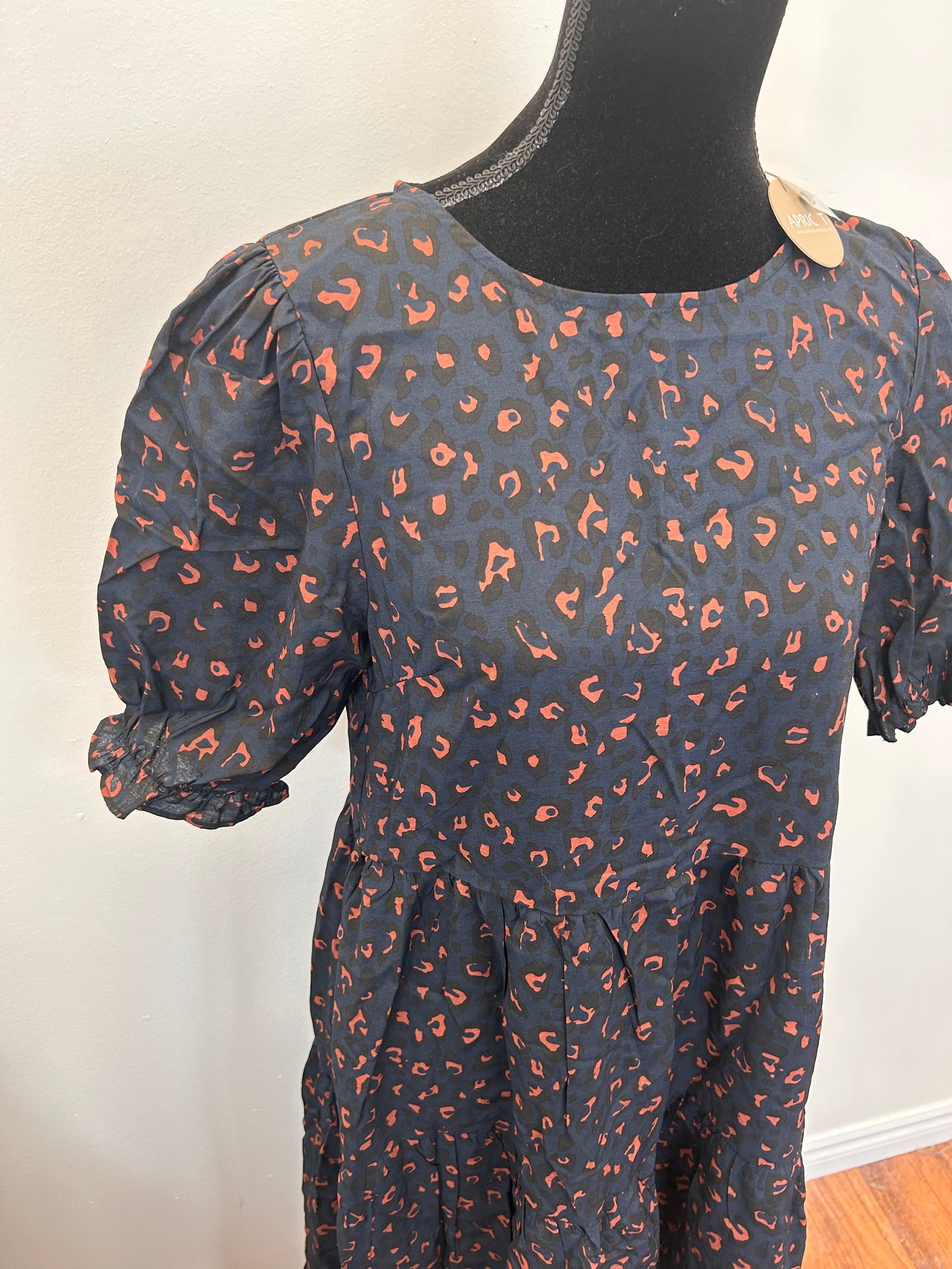 NEW Apricot small long puffy sleeve leopard midi dress