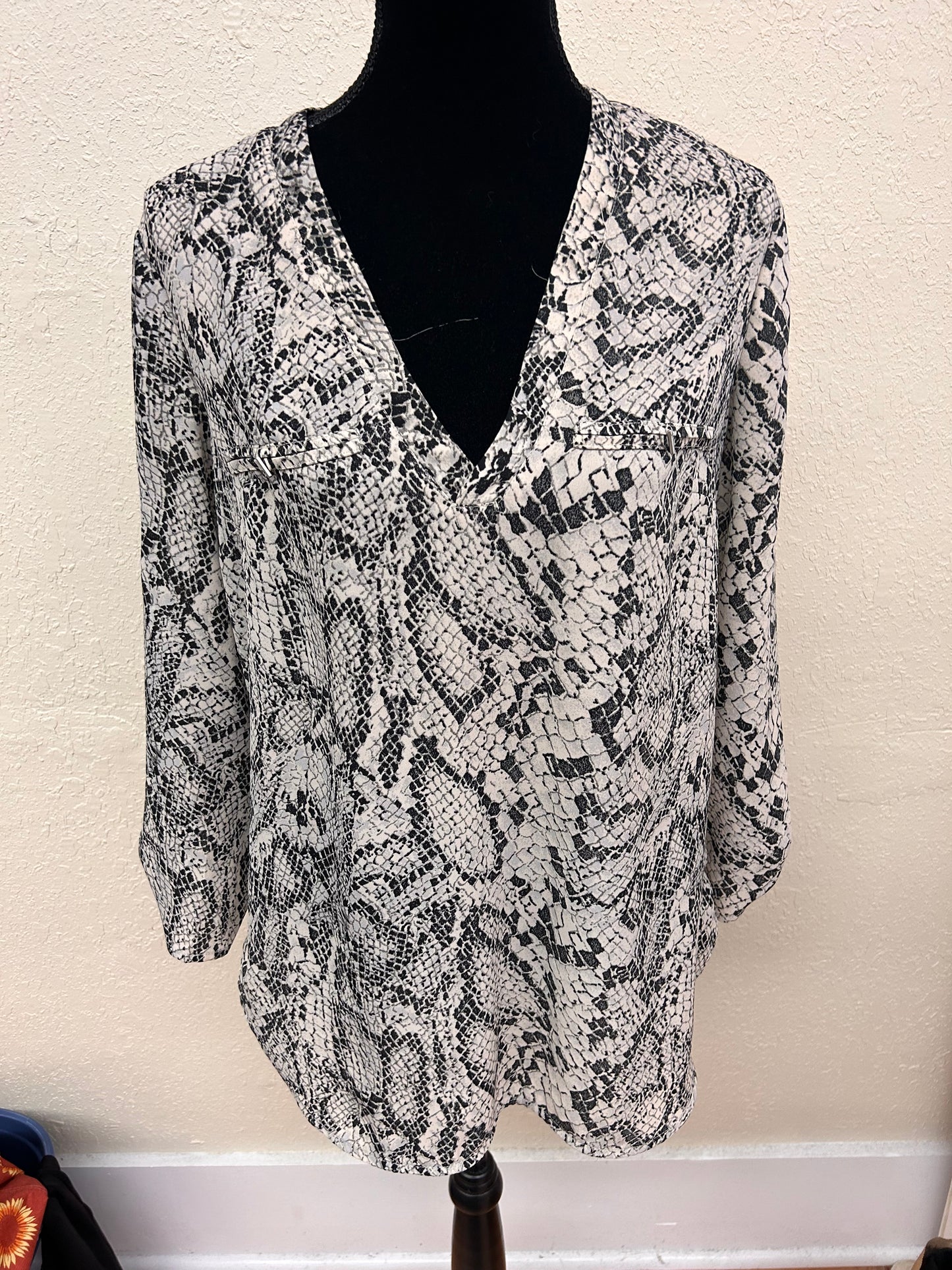 Dynamite large snakeprint blouse