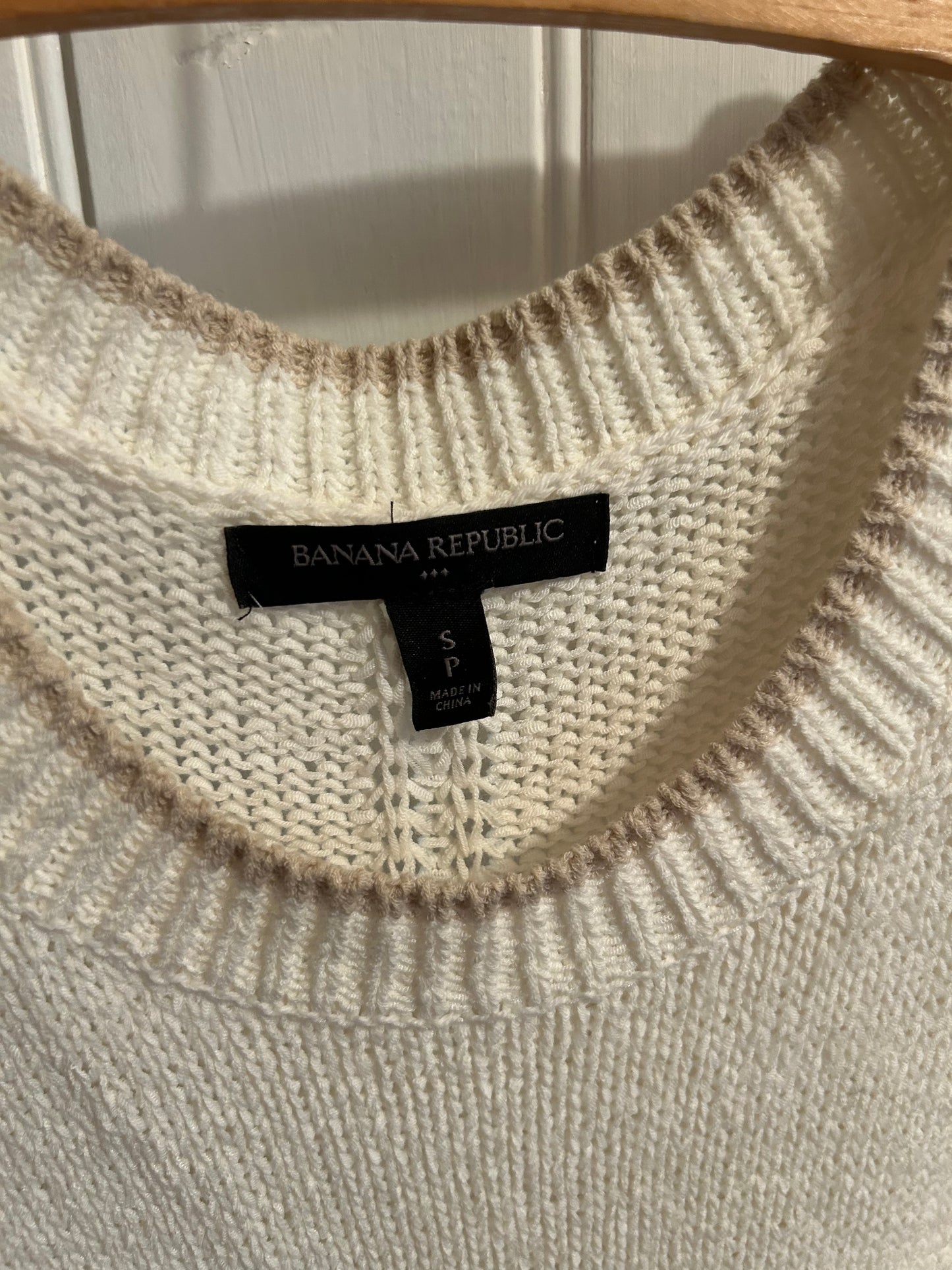 Banana republic small tan knit vest