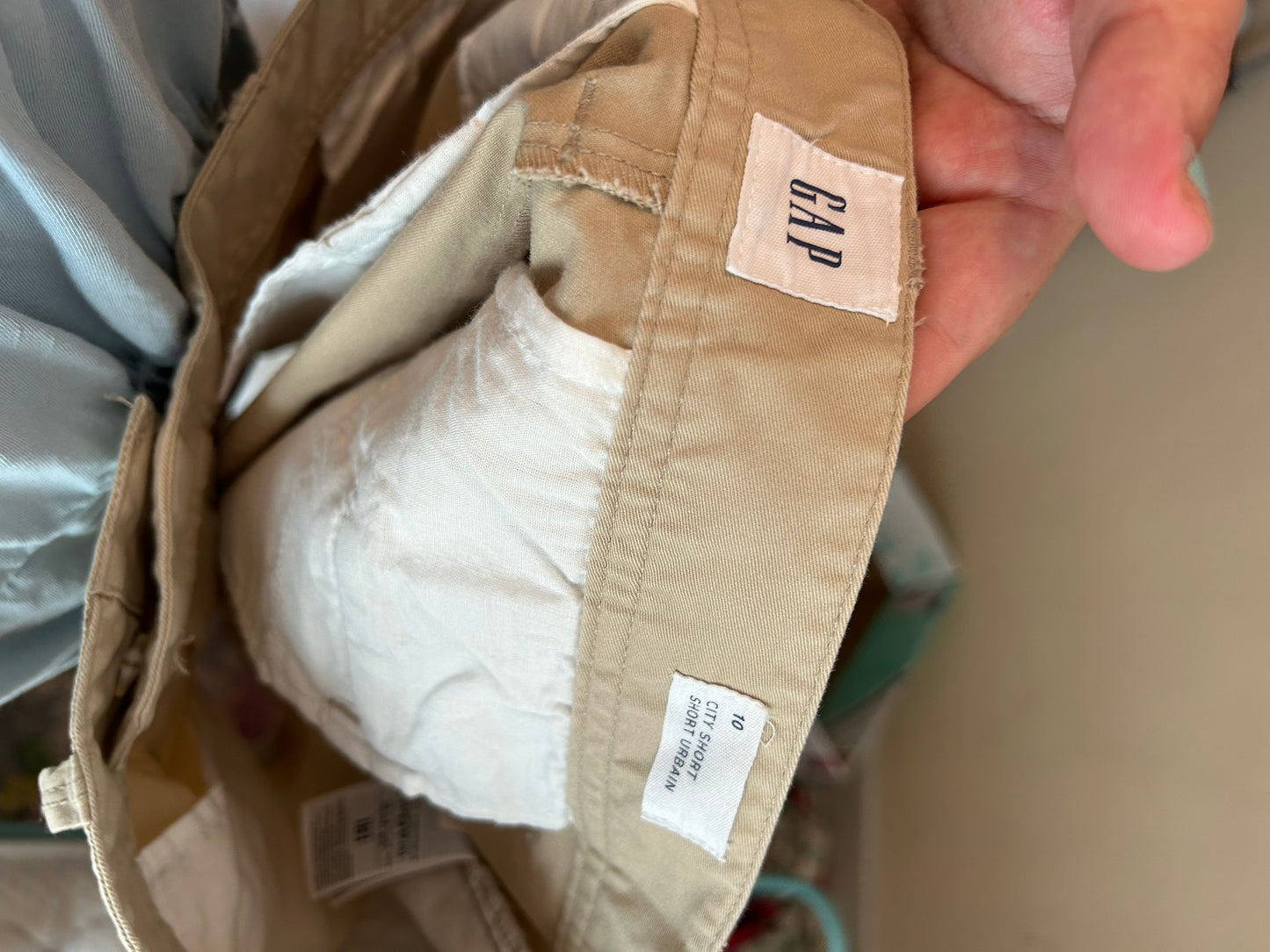 Gap 10 khaki shorts