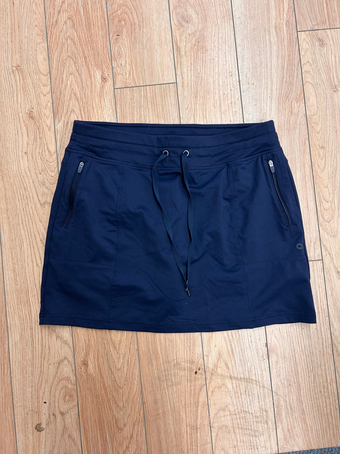 Hyba medium navy athletic skort