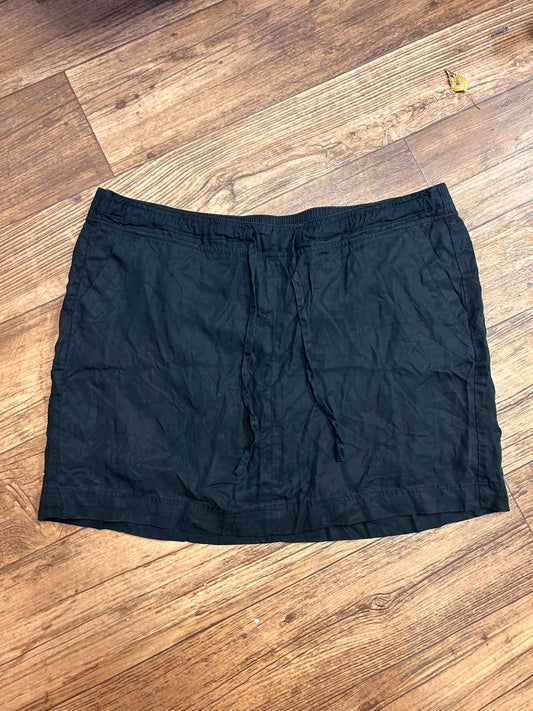 Love & legend size 18 black skort