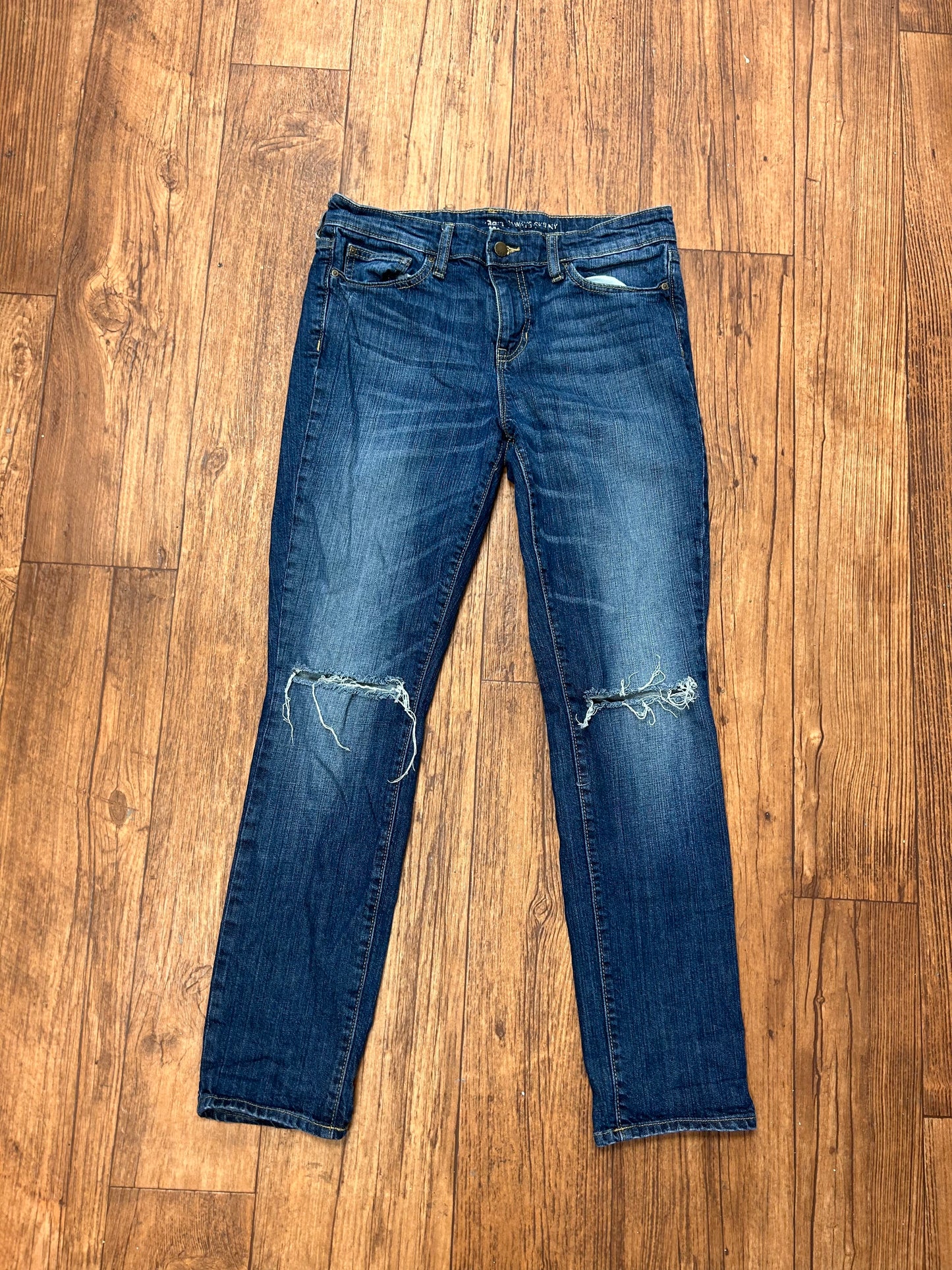 Gap size 8 medium wash distressed skinny jeans