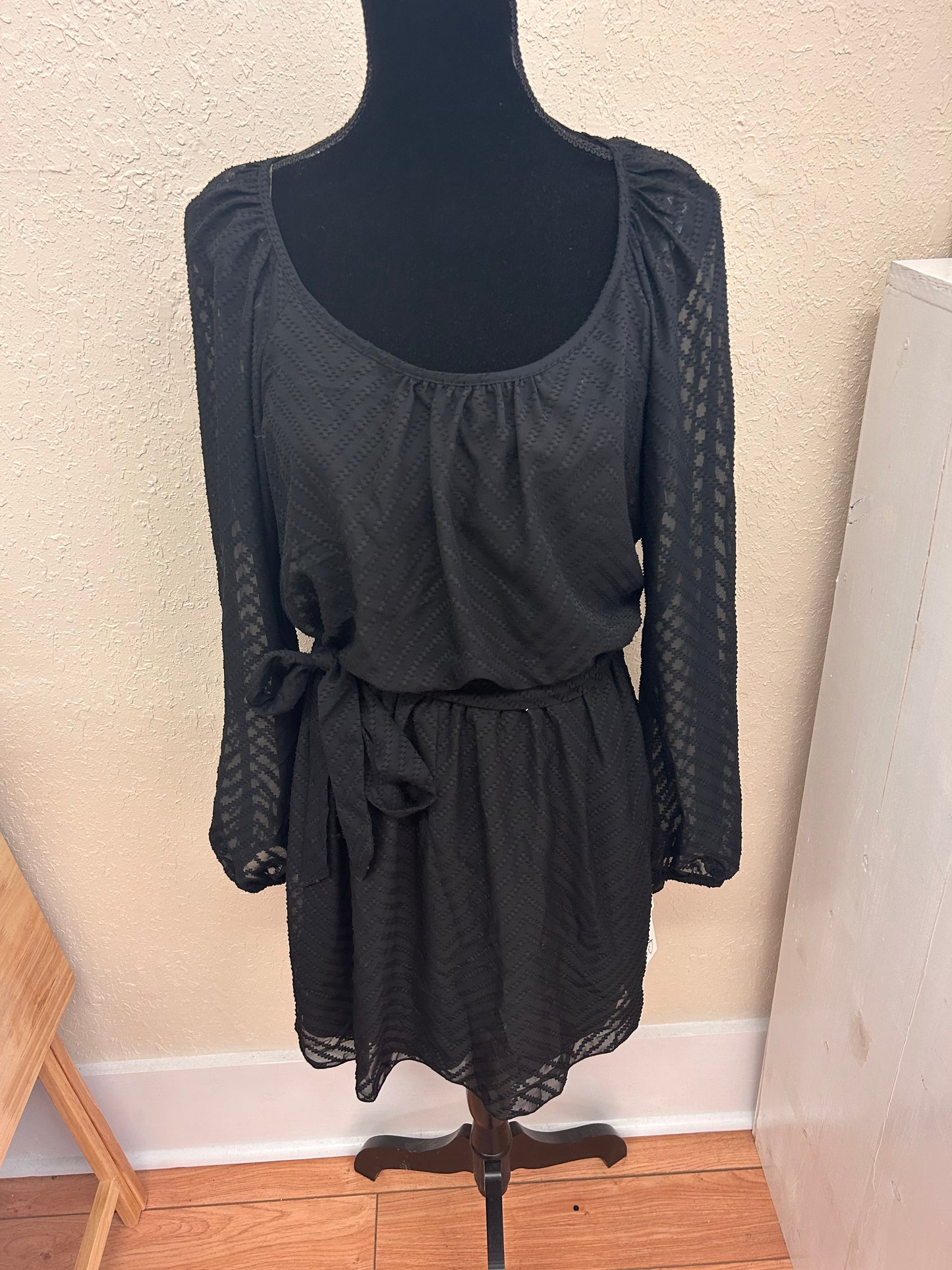 NEW speechless large black sheet chevron mini dress