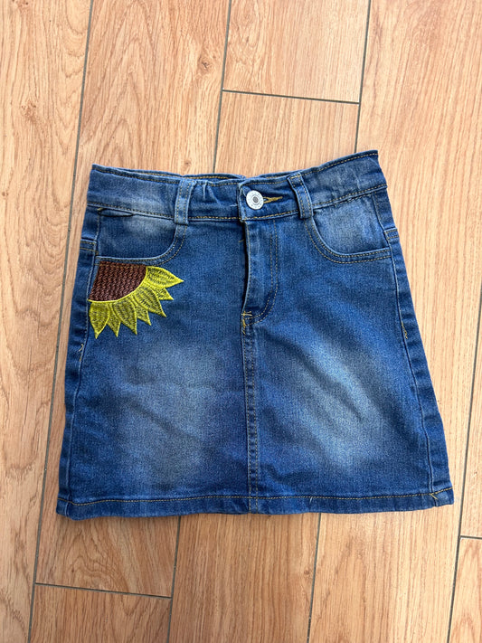 Small shop 4/5 sunflower embroidered denim skirt