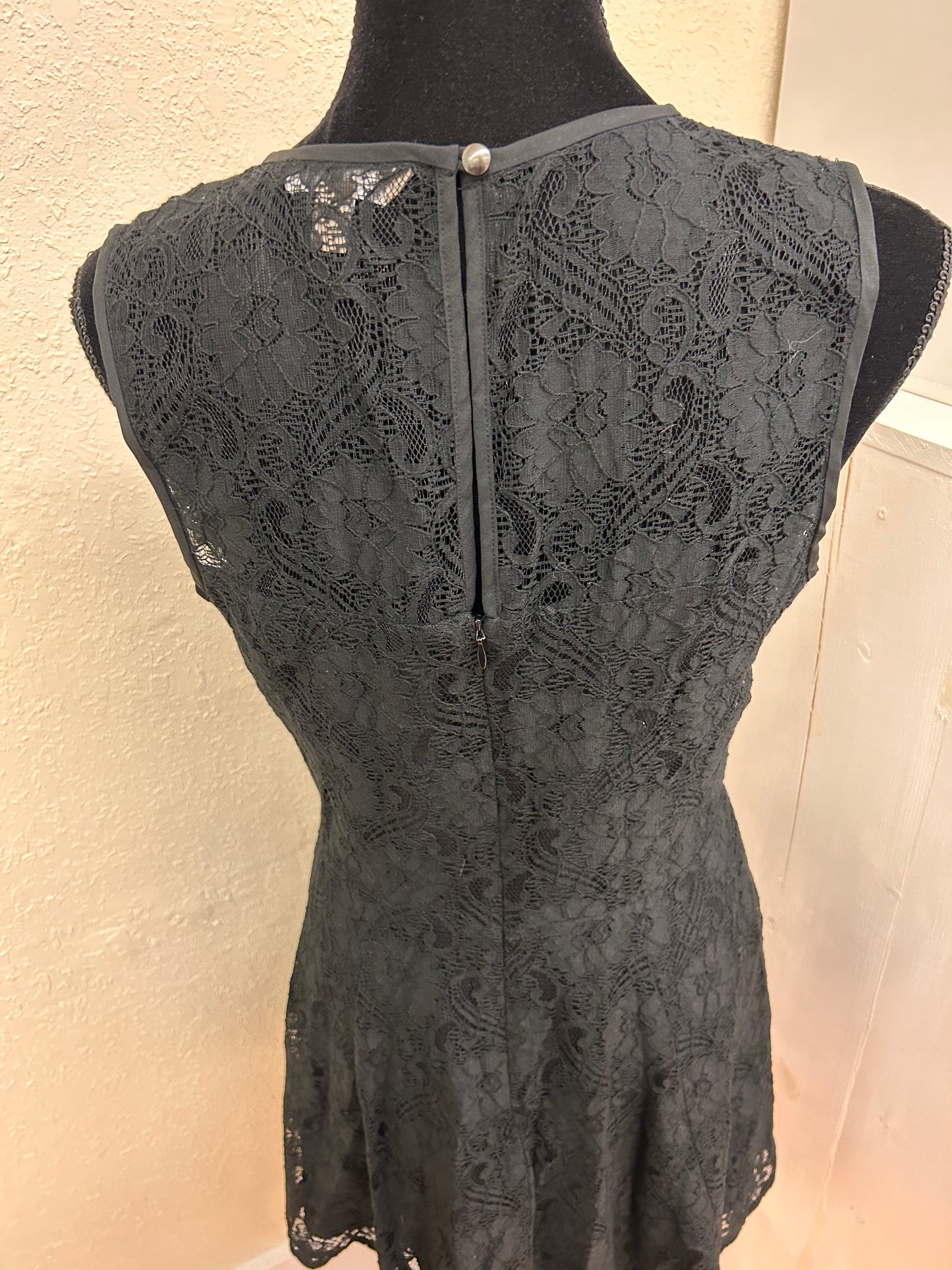 Banana Republic 10 black lace dress