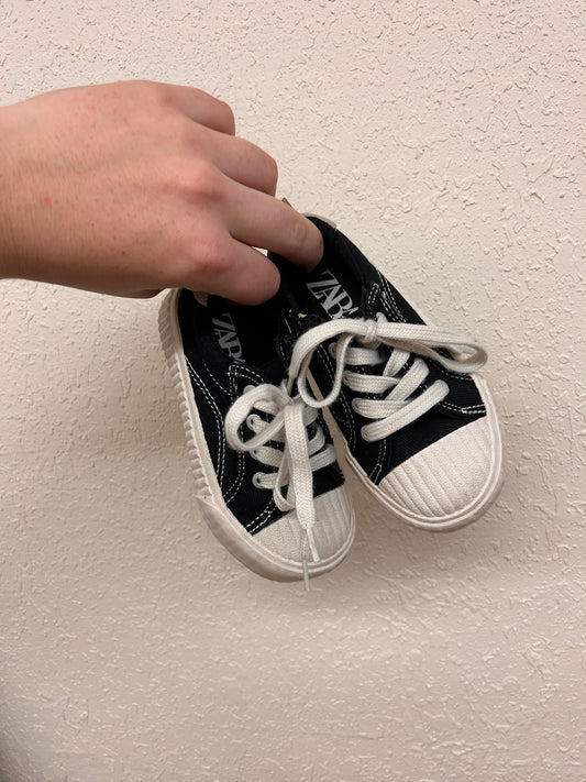 Zara infant 24 (7/8 US) black sneakers