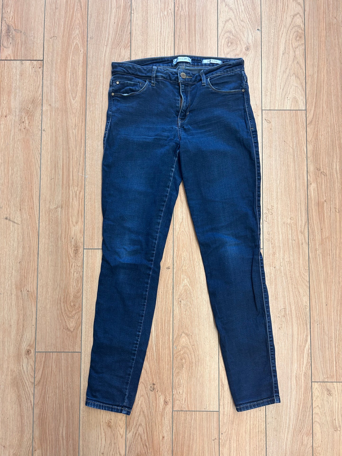 Guess 30 medium wash skinny jeans