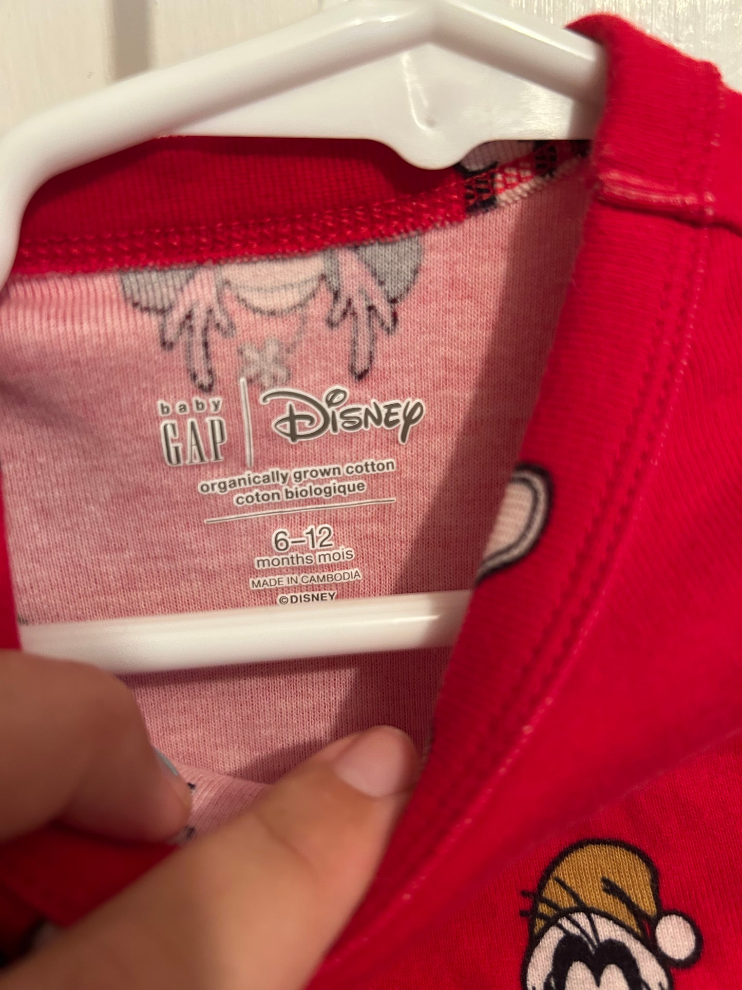 Gap Disney 6/12m red Christmas character 2pc sleep set
