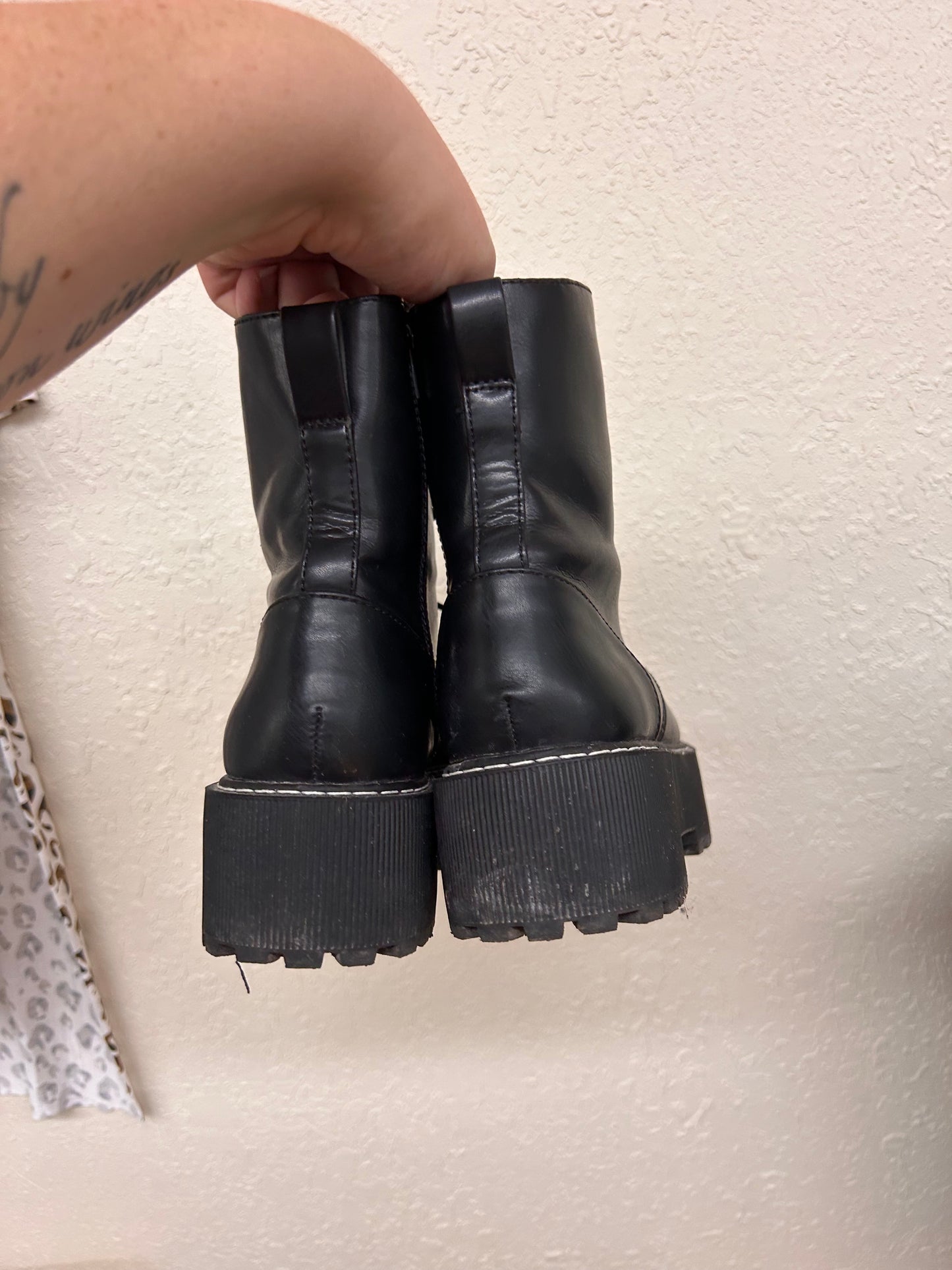 H&M 8.5 black platform moto booties