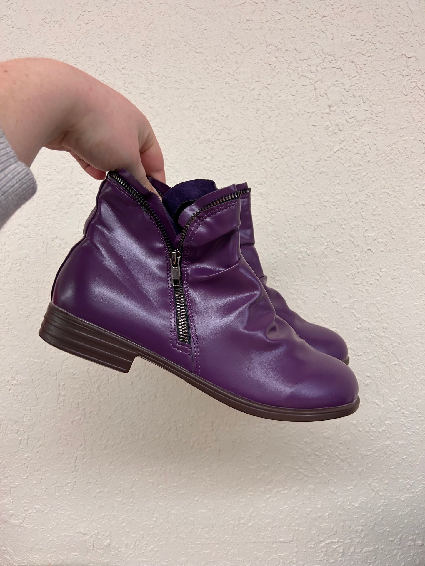 NEW women’s 9 purple pleather booties