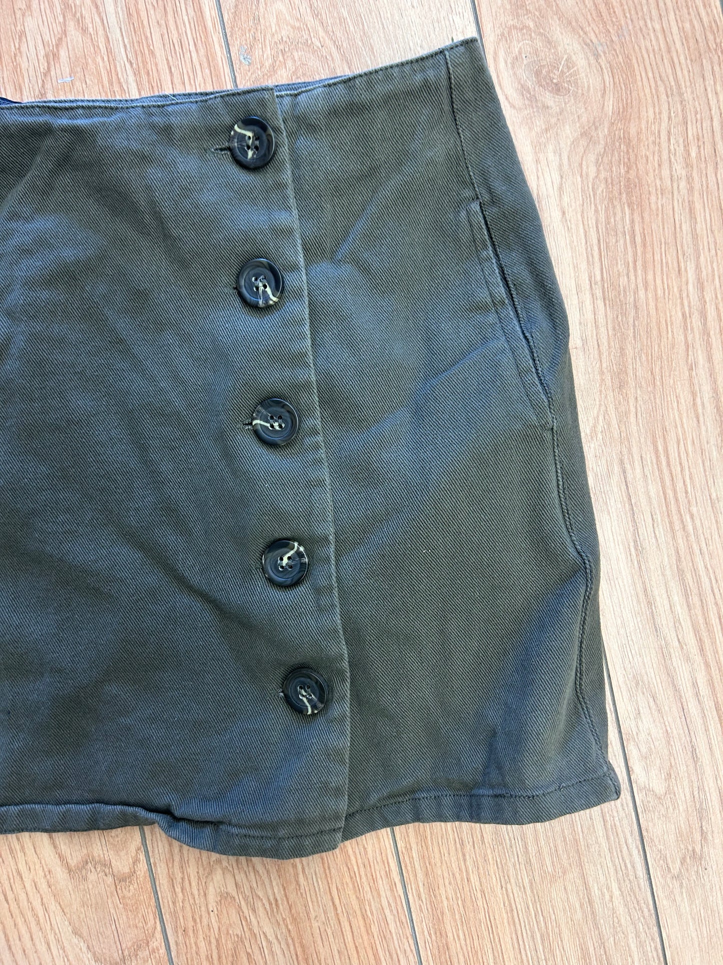 Chloe & Katie medium green button up denim skirt