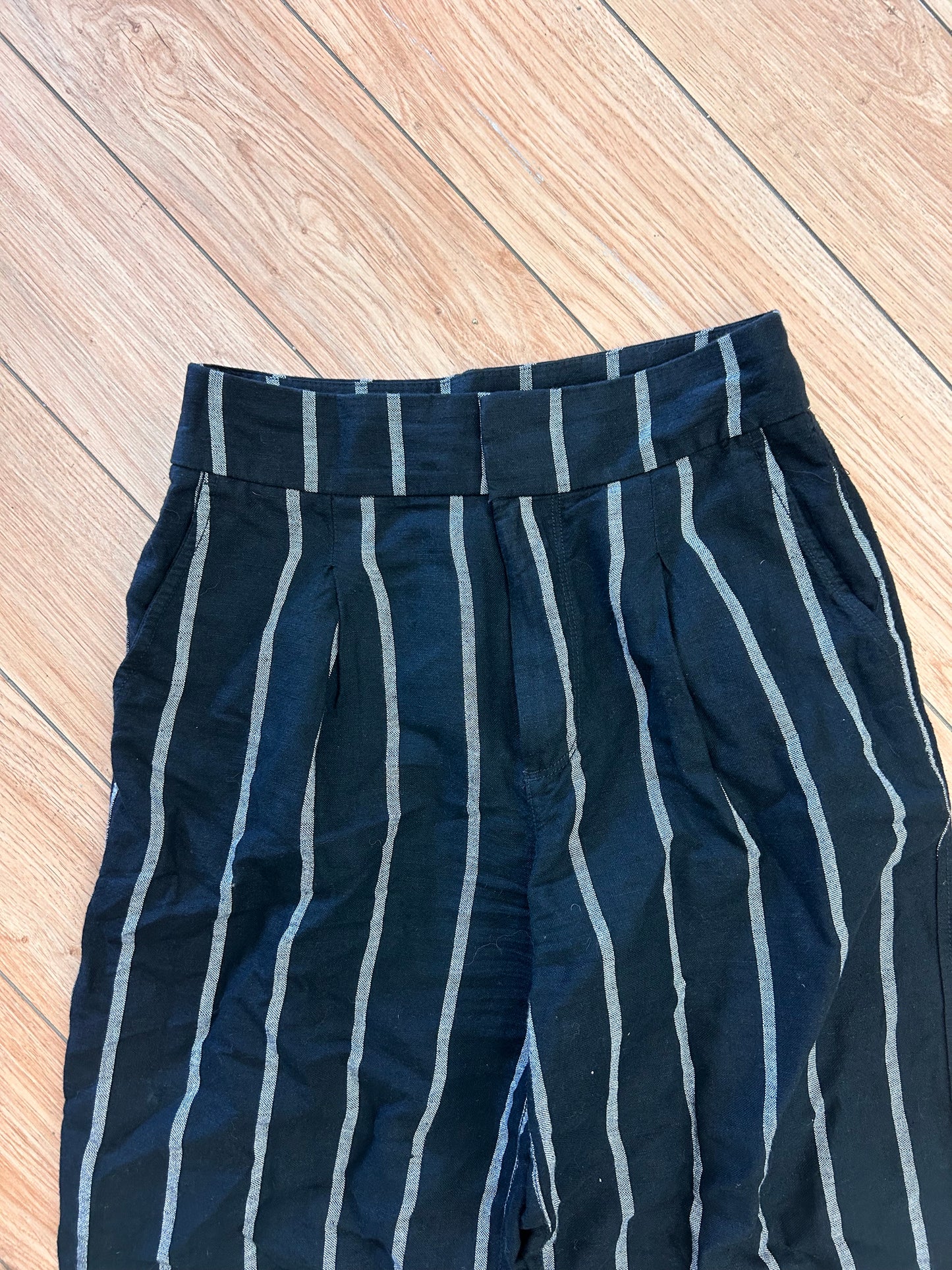 Gap 0 black & white striped wide leg pant