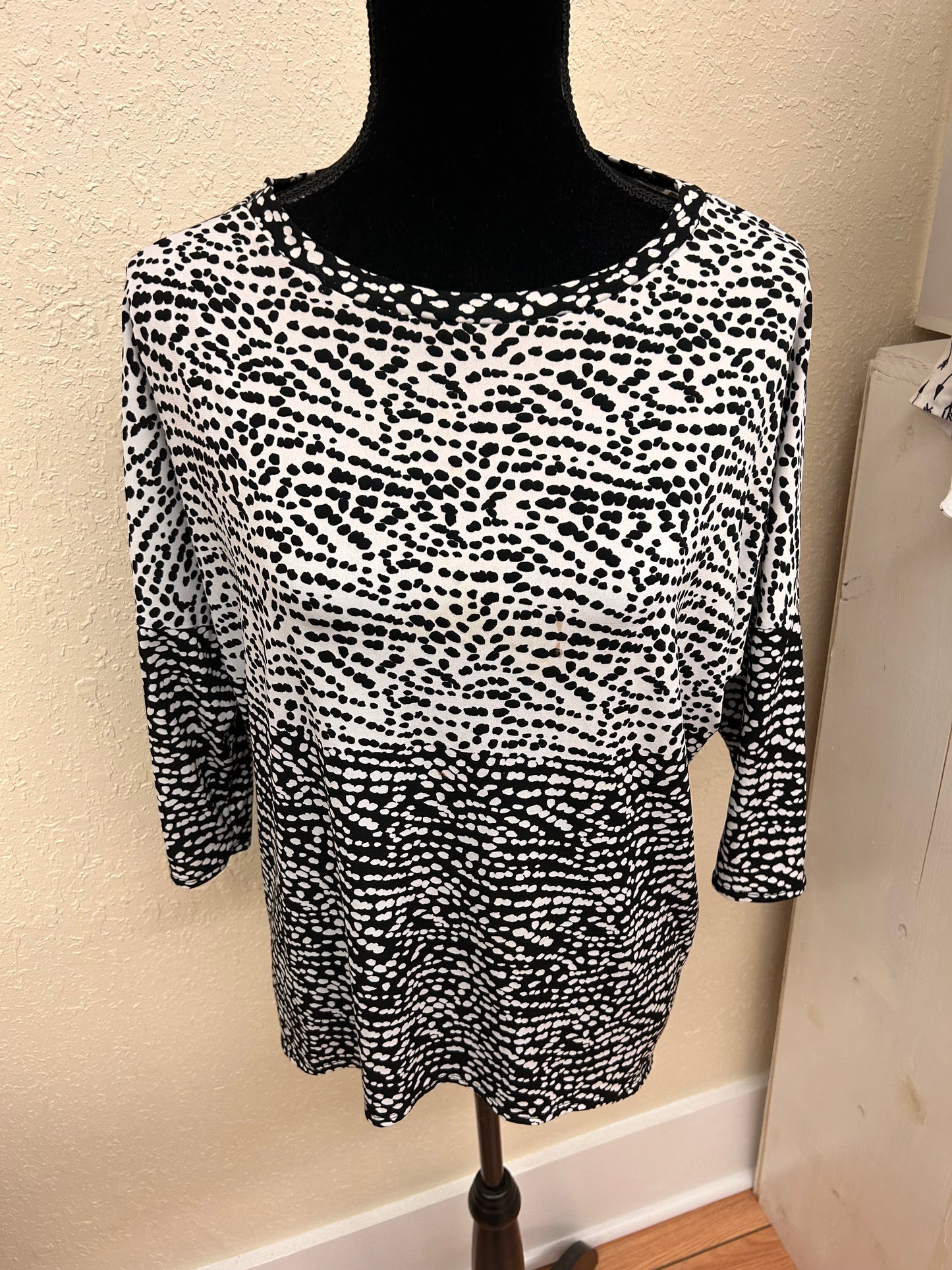 Kasper xl black & white polka dot blouse