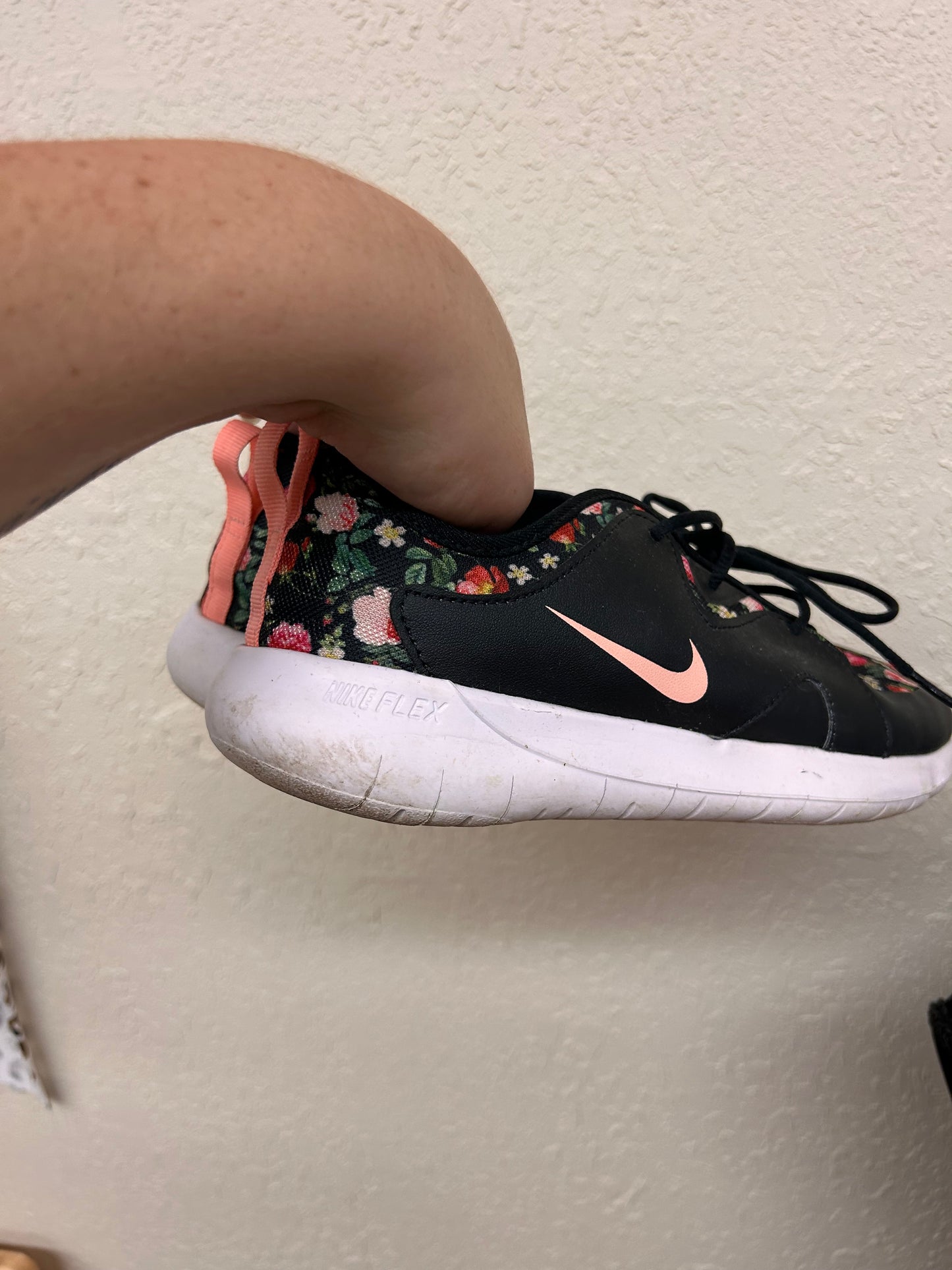 Nike 5.5Y pink & black floral runners