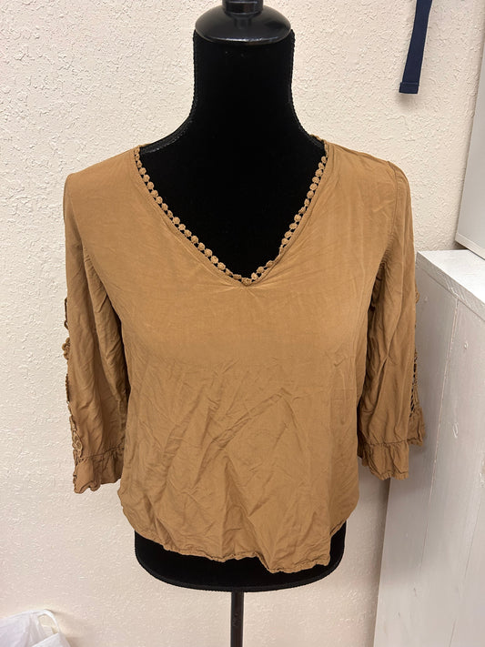 Rusty Dusty medium brown lace sleeve blouse