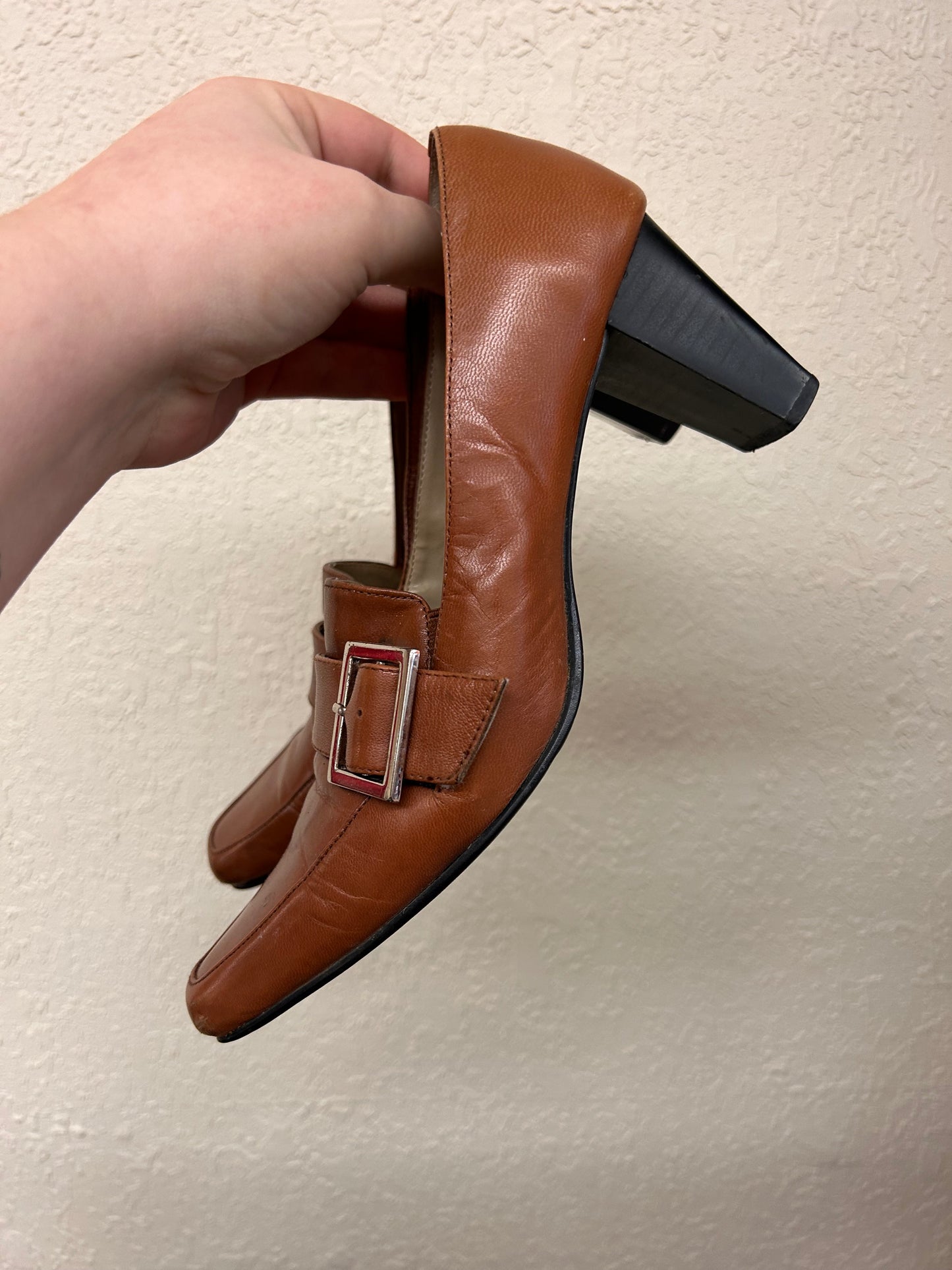 Nygard size 6 brown square toe Heels