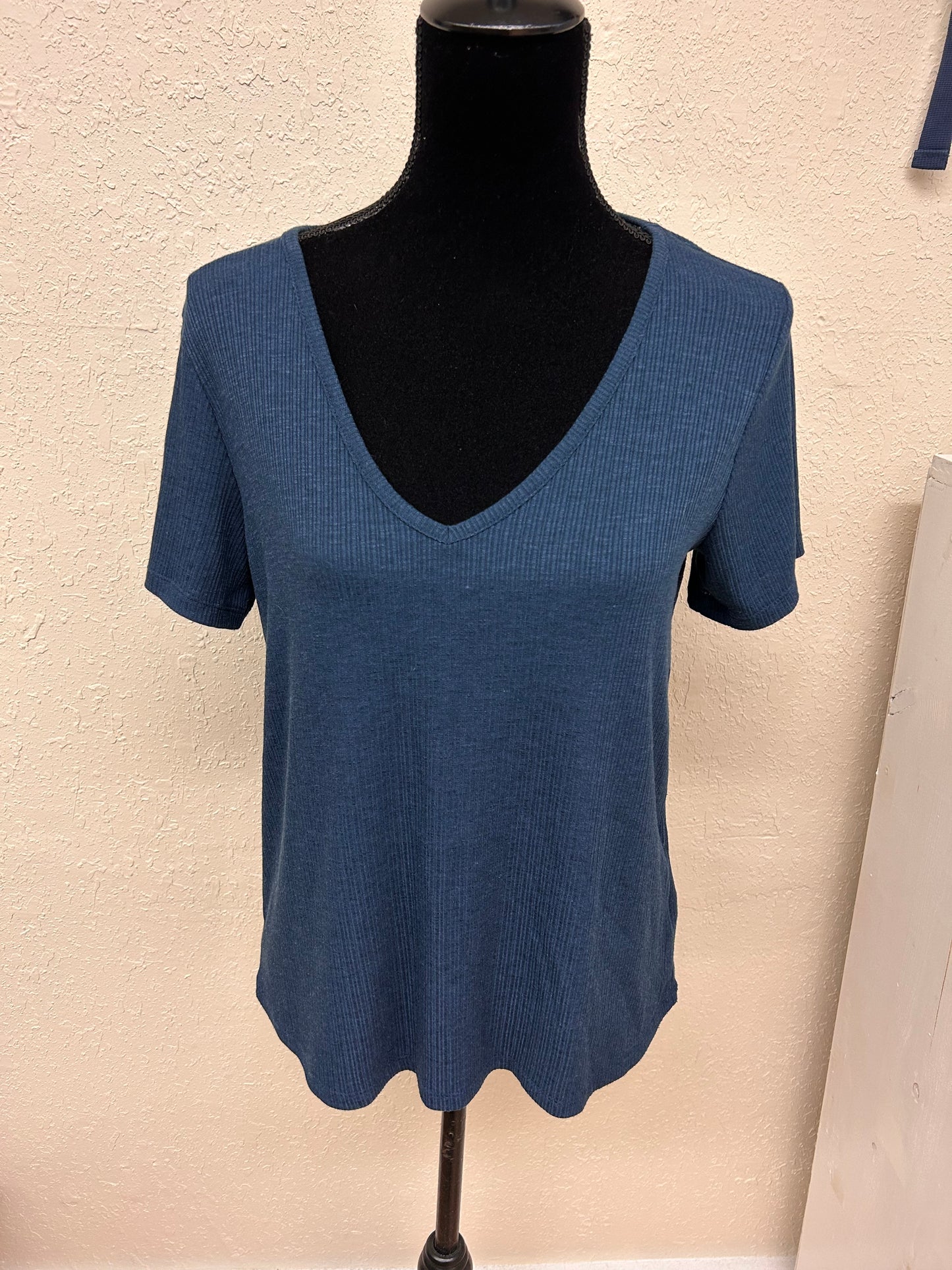 Old navy small blue ribbed T-shirt