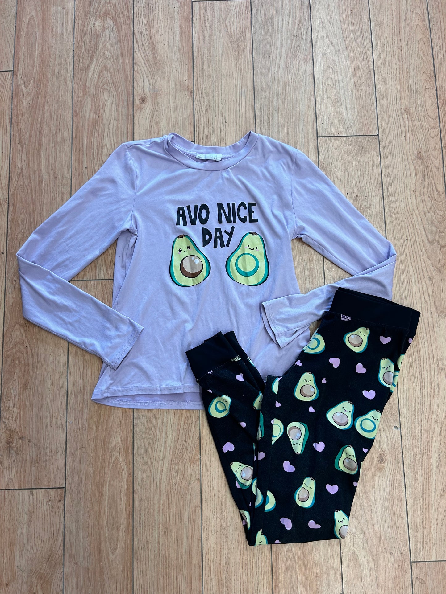 Weekend edition small avocado sleep set