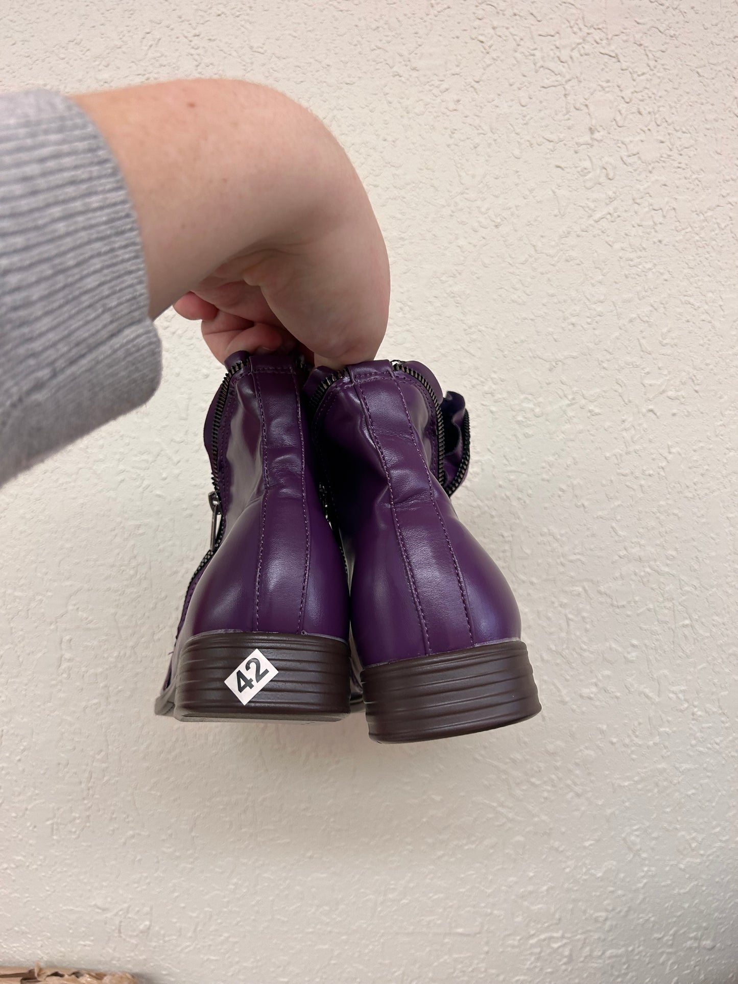 NEW women’s 9 purple pleather booties