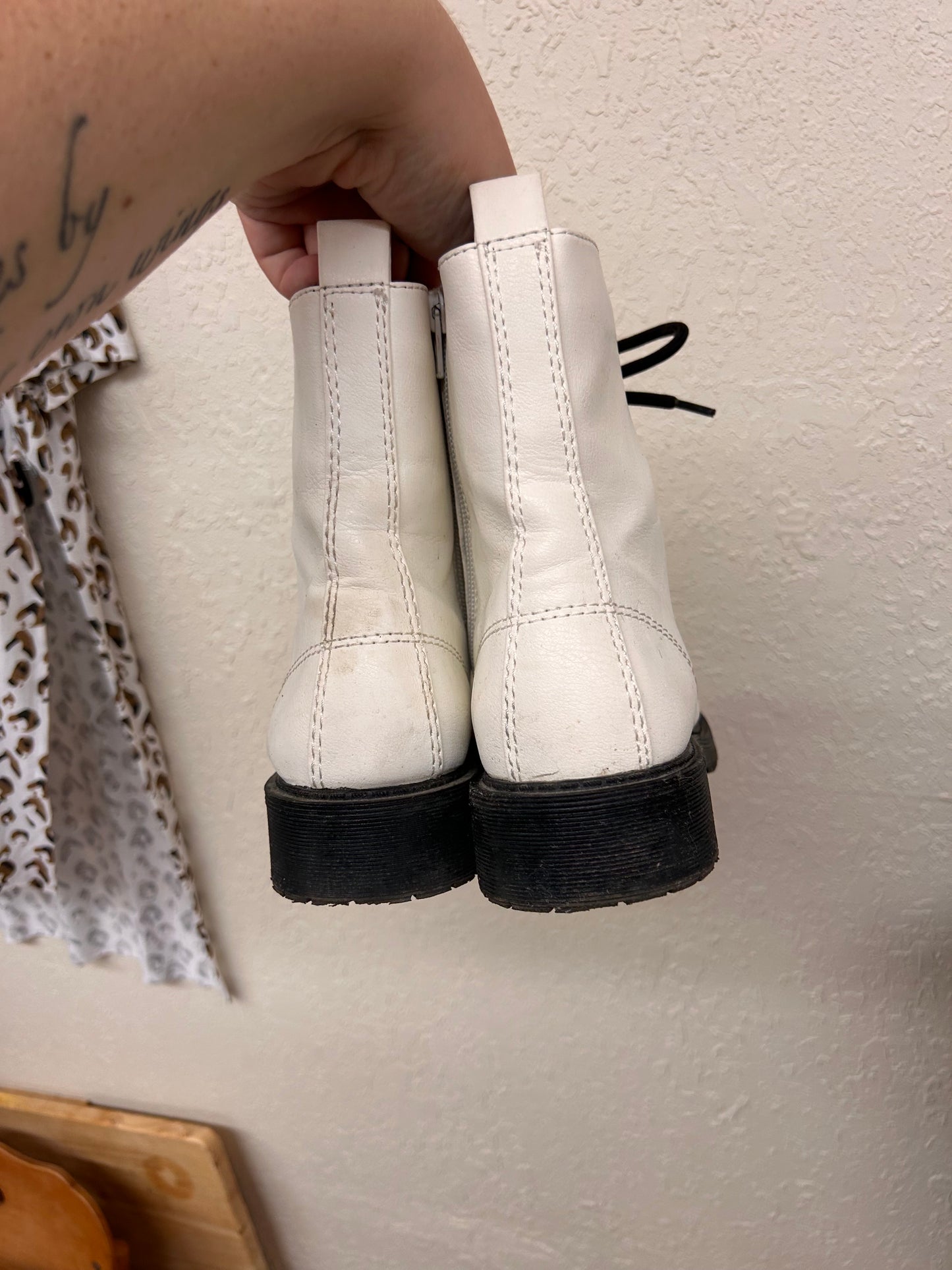 Time & tru 8 white moto booties