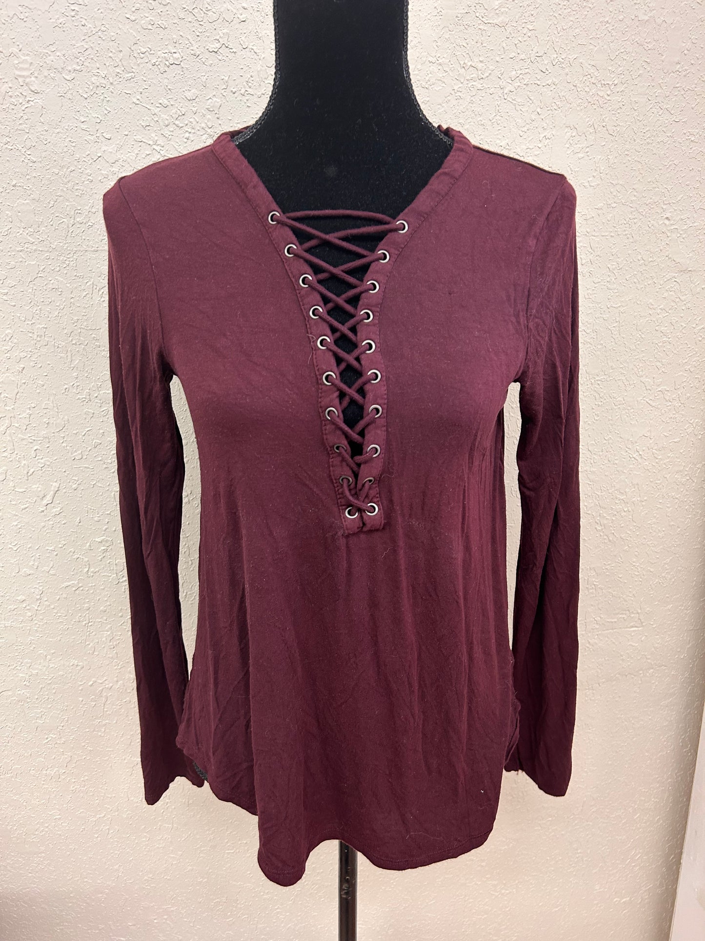 American eagle small burgundy lace up shirt