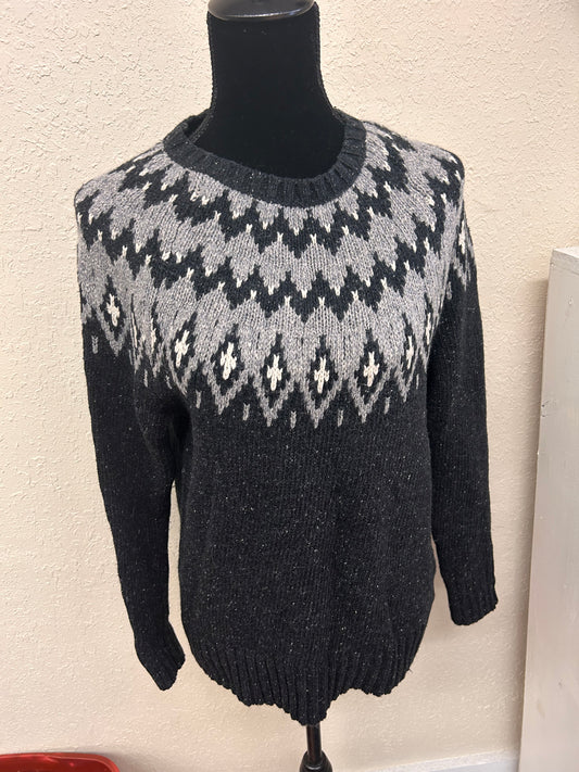 Wind river large grey & black knit sweater