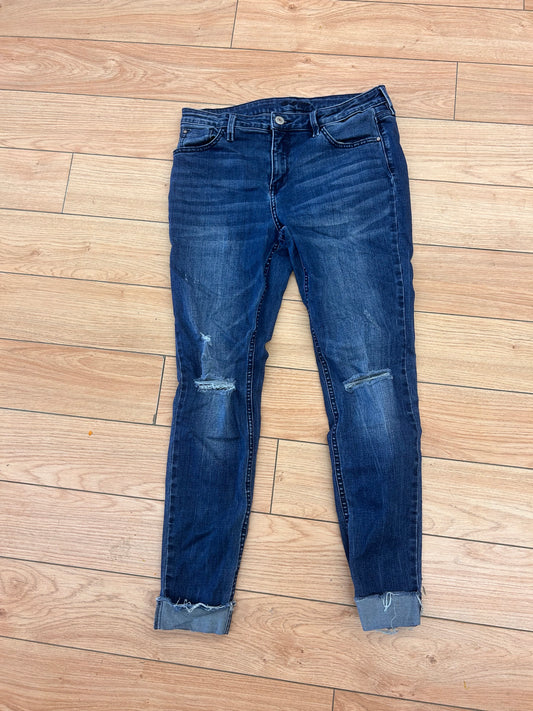 Bootlegger 31 medium wash distressed skinny jeans