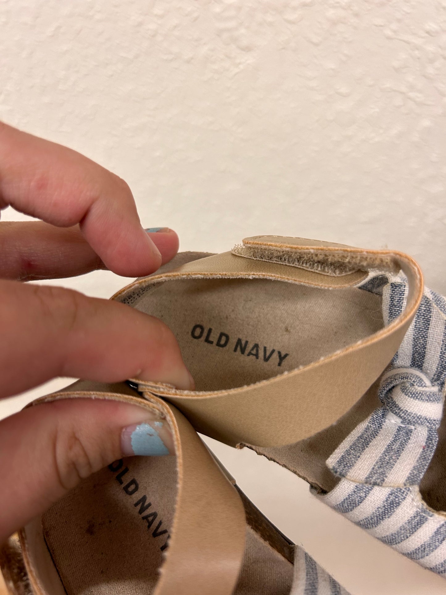 Old navy 5 striped bow sandals