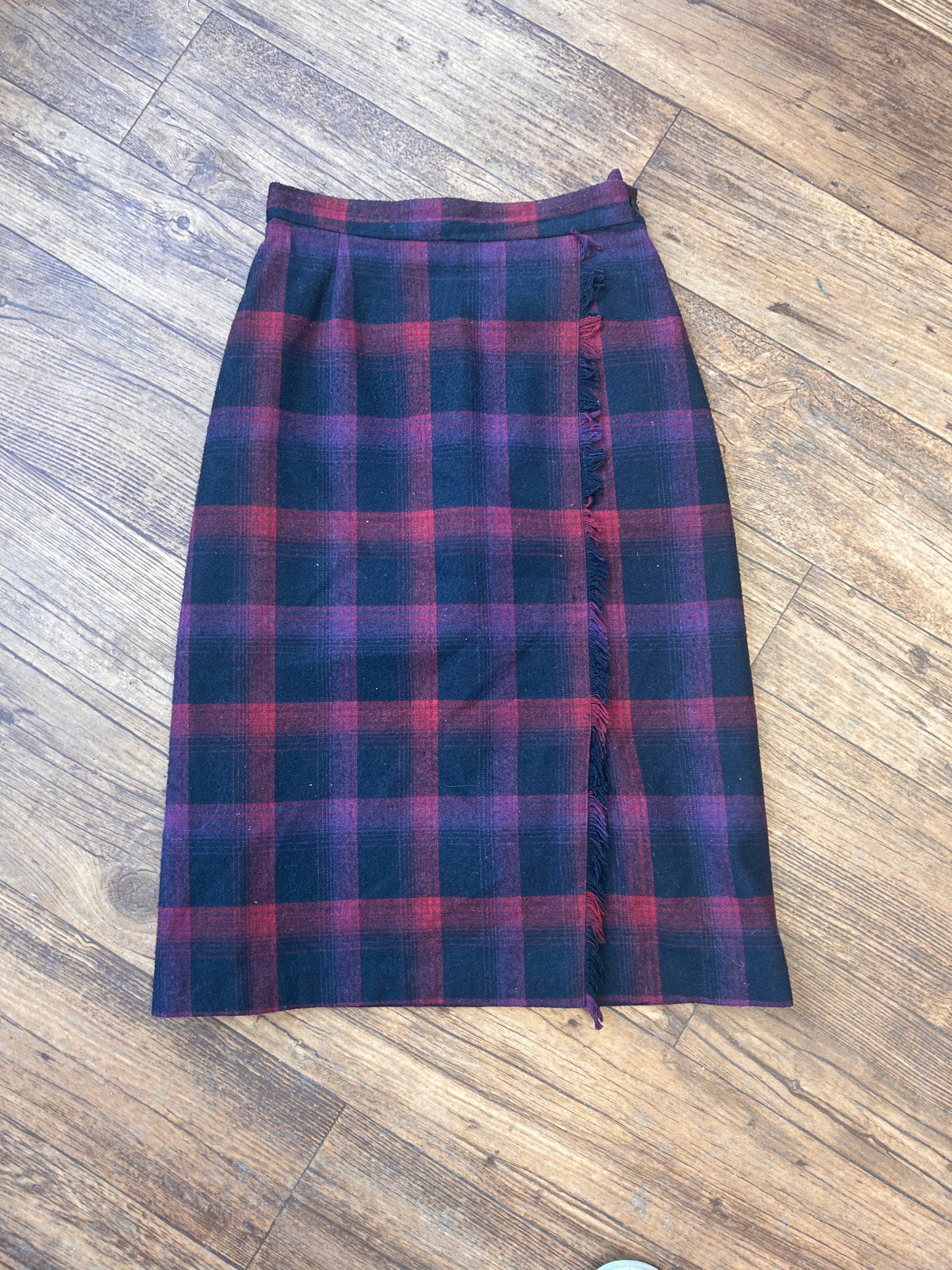 Vintage 7D fashions 8 wool purple plaid skirt